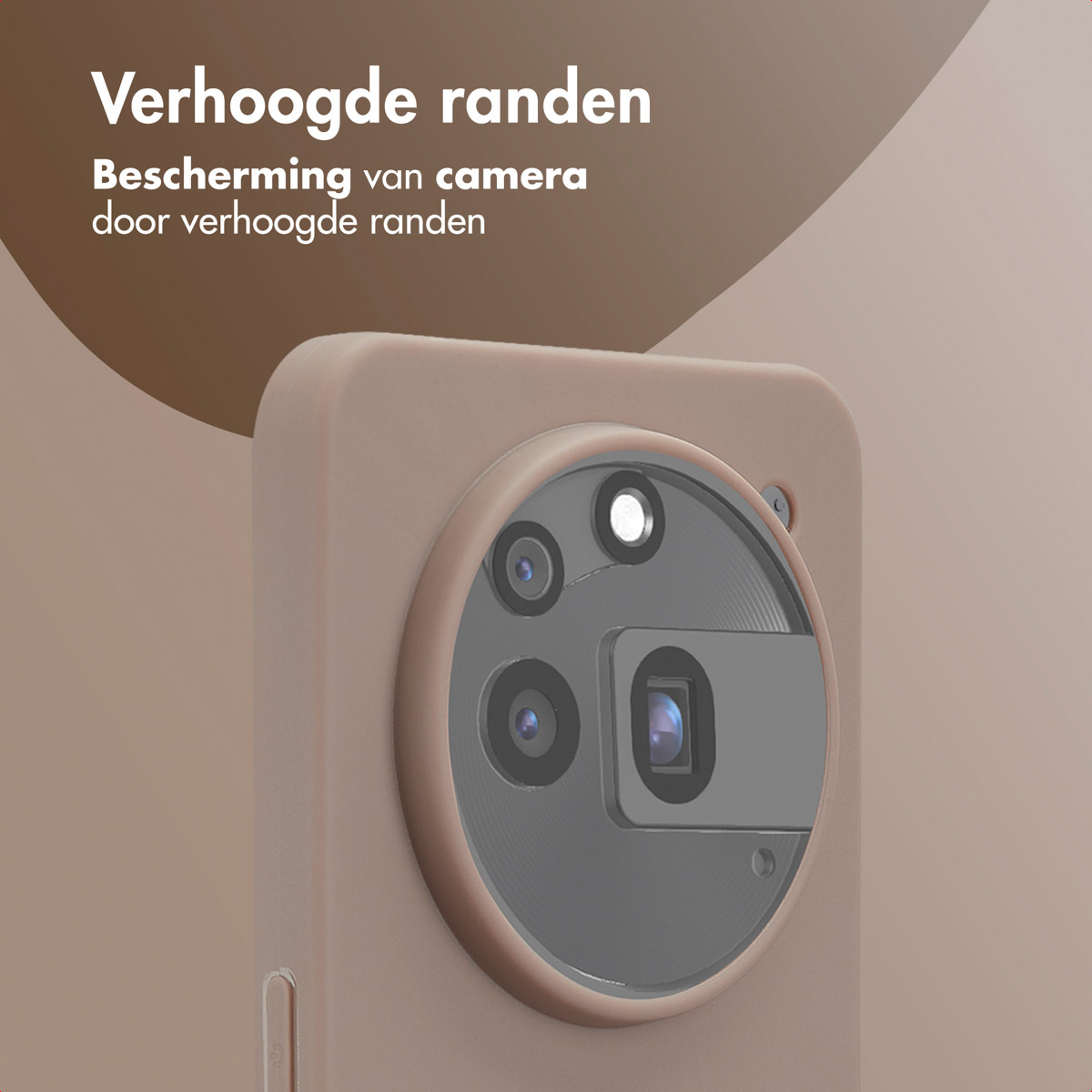 Gros plan d'une coque de téléphone beige avec une zone de caméra circulaire avec trois lentilles. Texte: "Bords surélevés".