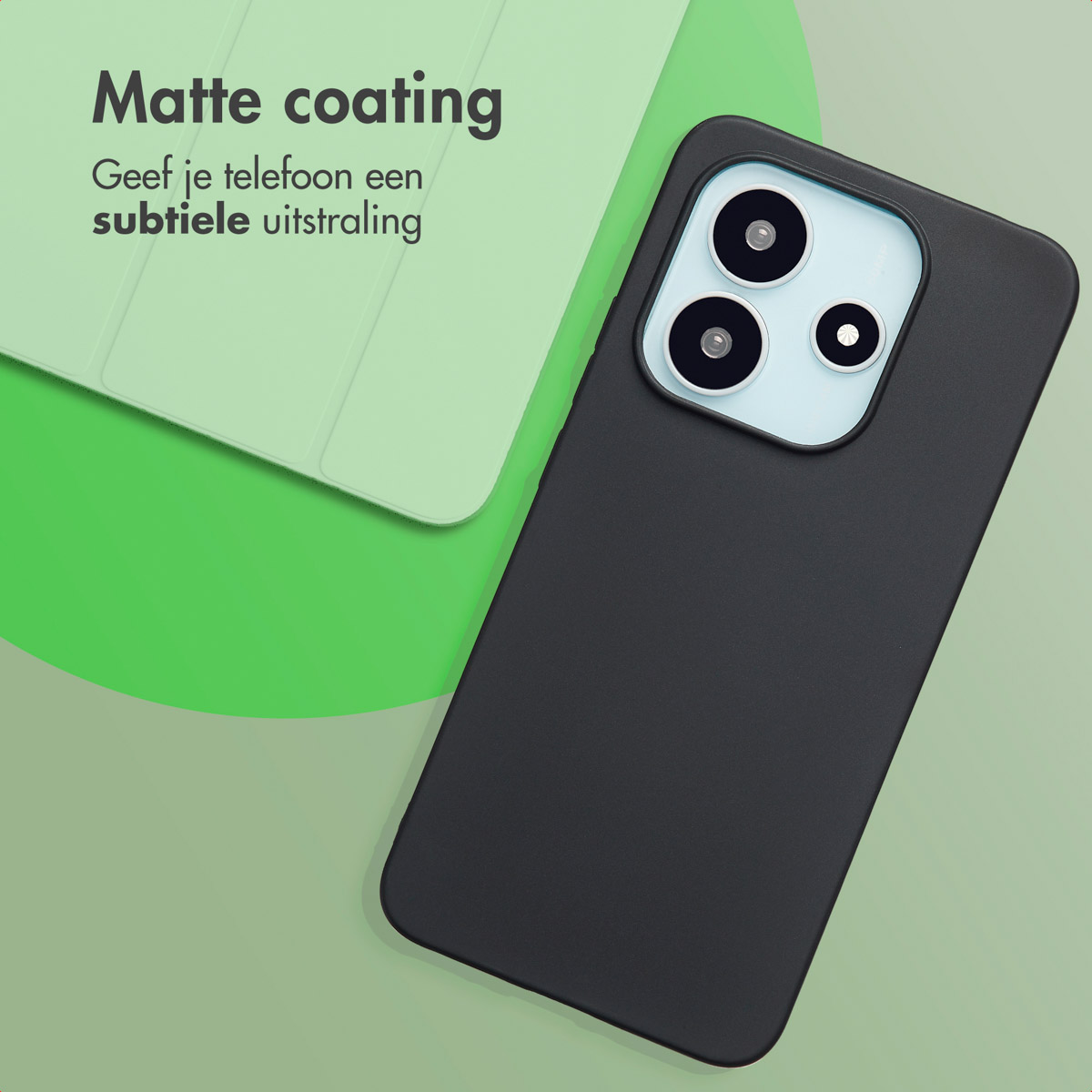 Coque noire sur téléphone, fond vert. Texte : Revêtement mat.
