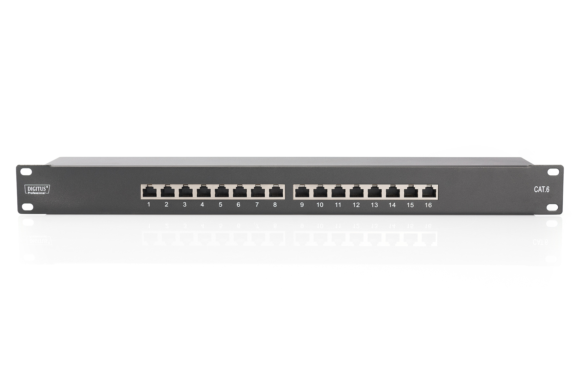 Czarny panel krosowniczy z 16 portami, oznaczonymi 1-16, widok z przodu.