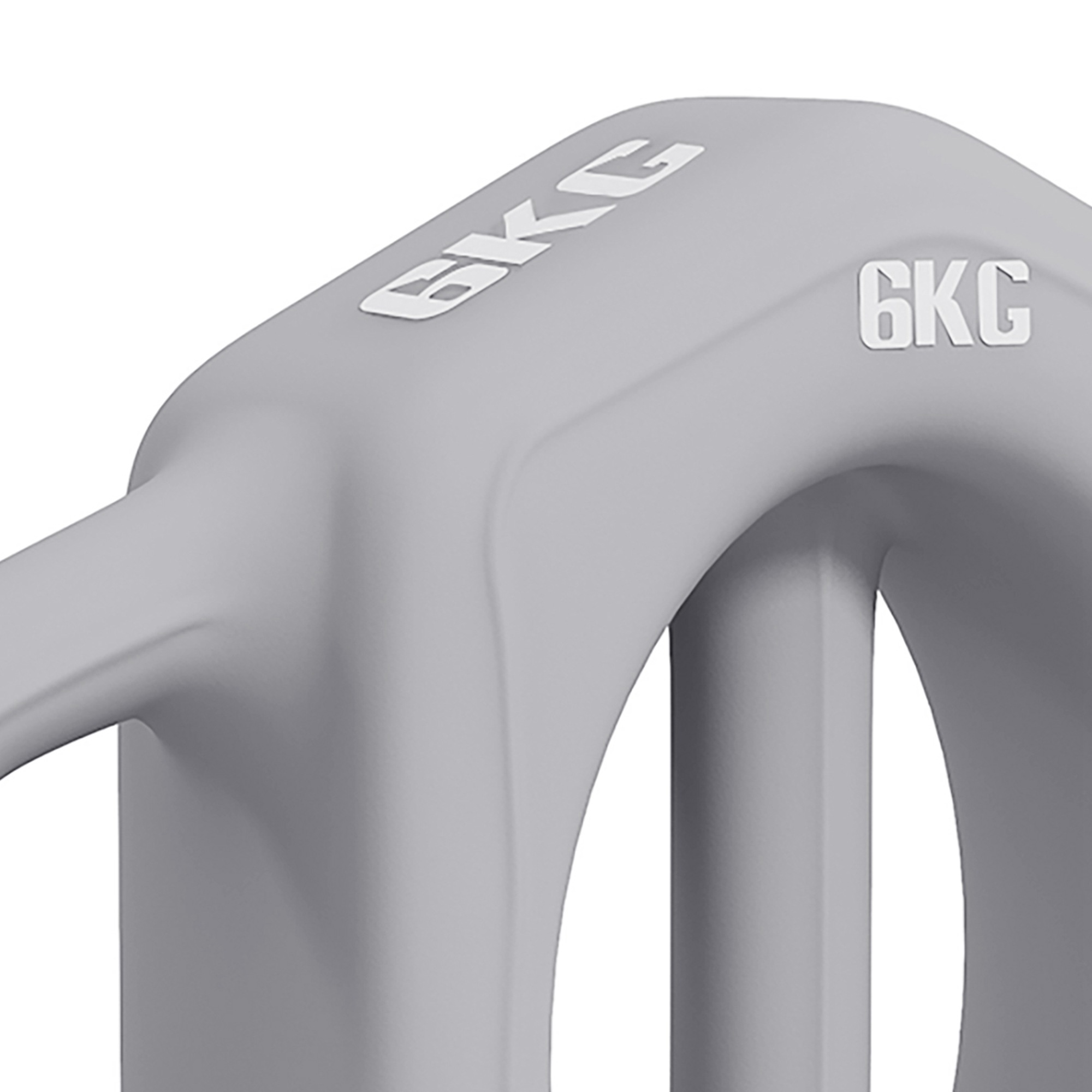 Nahaufnahme eines hellgrauen Gewichts mit dem weißen Text "6KG" am Griff.