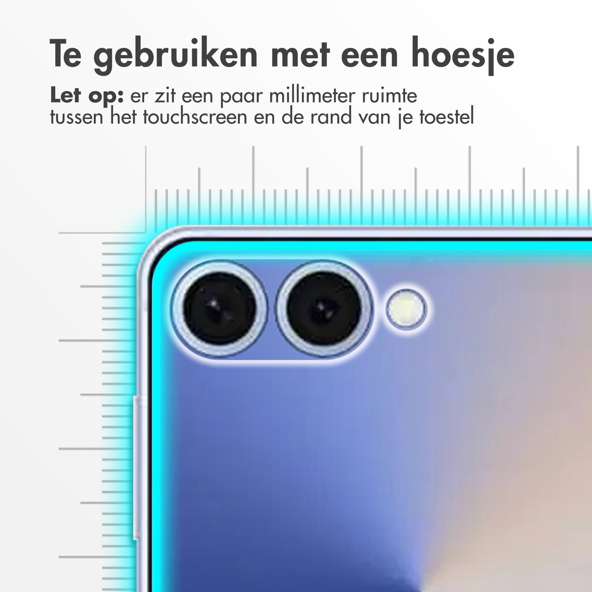 Un téléphone avec protecteur d'écran appliqué, avec une règle montrant l'espace.