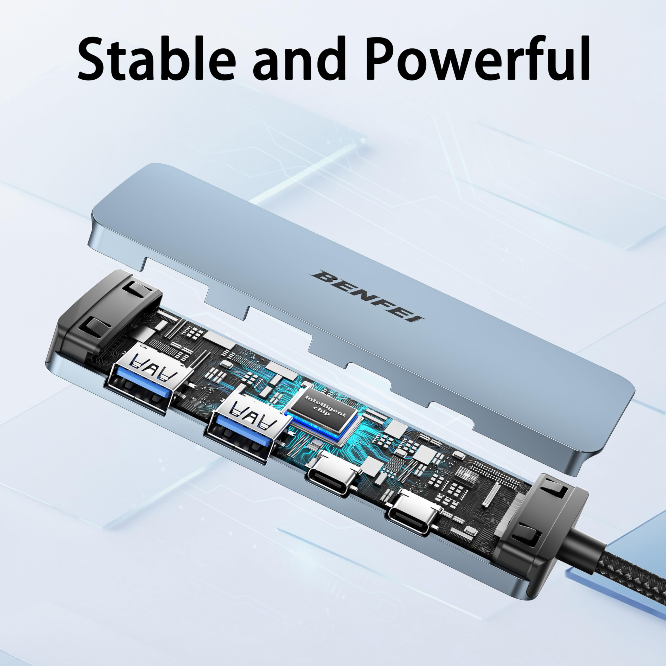 USB-Hub mit sichtbaren internen Komponenten und blauem Oberteil. Aufschrift: 'Stable and Powerful'.
