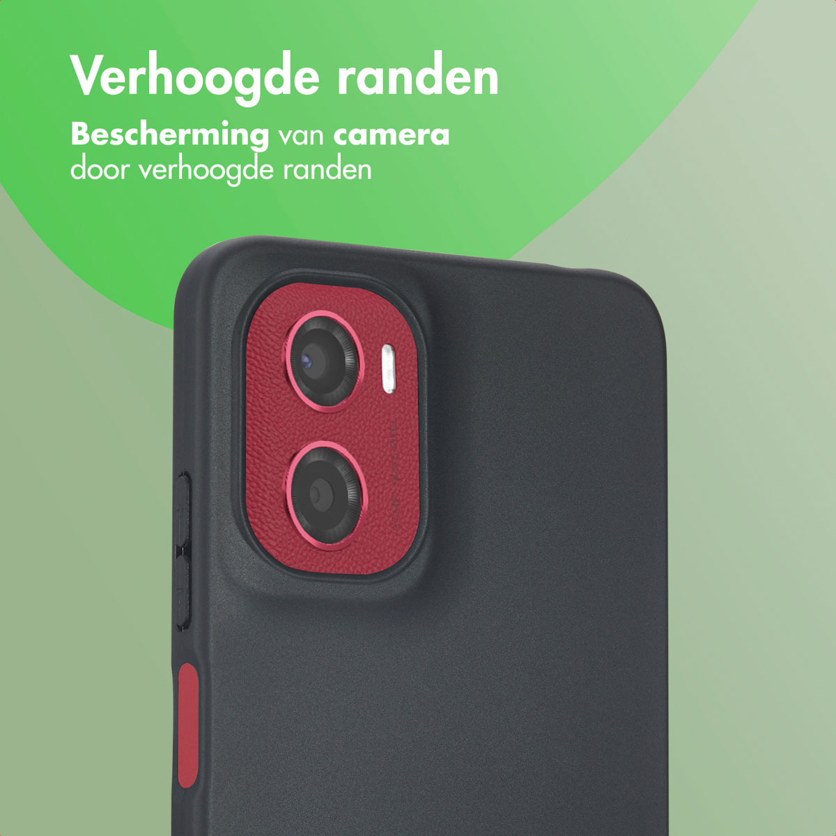 Une coque de téléphone noire avec une zone de caméra rouge, sur un fond vert. La coque a des bords surélevés.