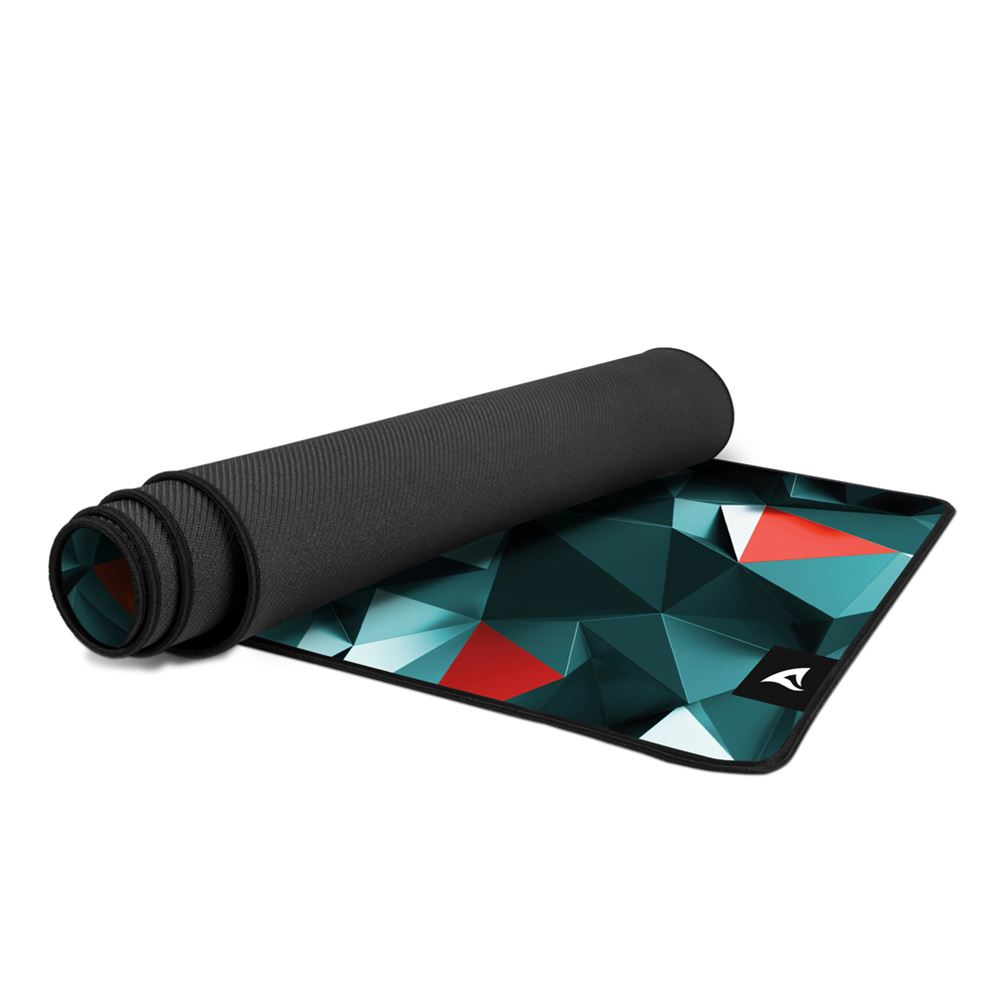 Tapis de souris enroulé, motif géométrique turquoise et rouge, dos noir, fond blanc.