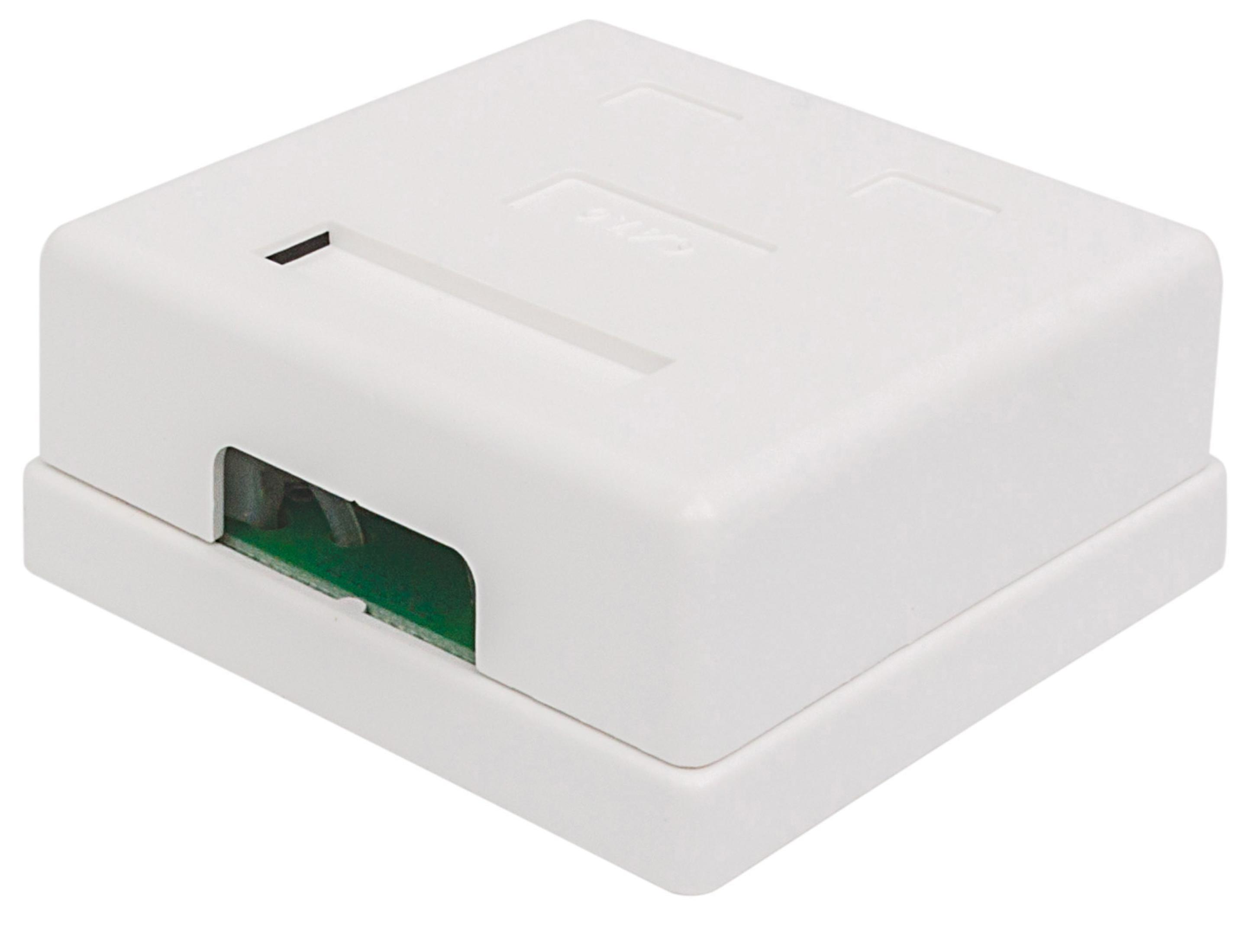 Białe kwadratowe pudełko z otwartą szczeliną. Białe tło.