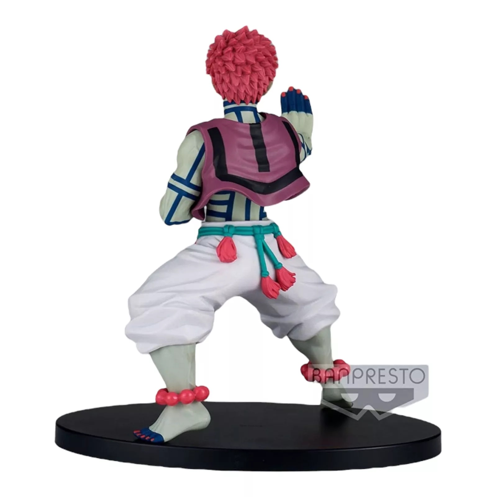 Figur eines männlichen Anime-Charakters. Pinkes Haar, weiße Hose, Action-Pose. Schwarze Basis.