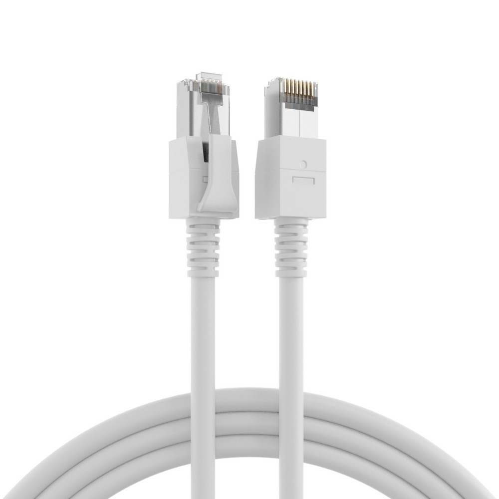 Cavi Ethernet bianchi con connettori RJ45 su sfondo bianco. I cavi sono paralleli.