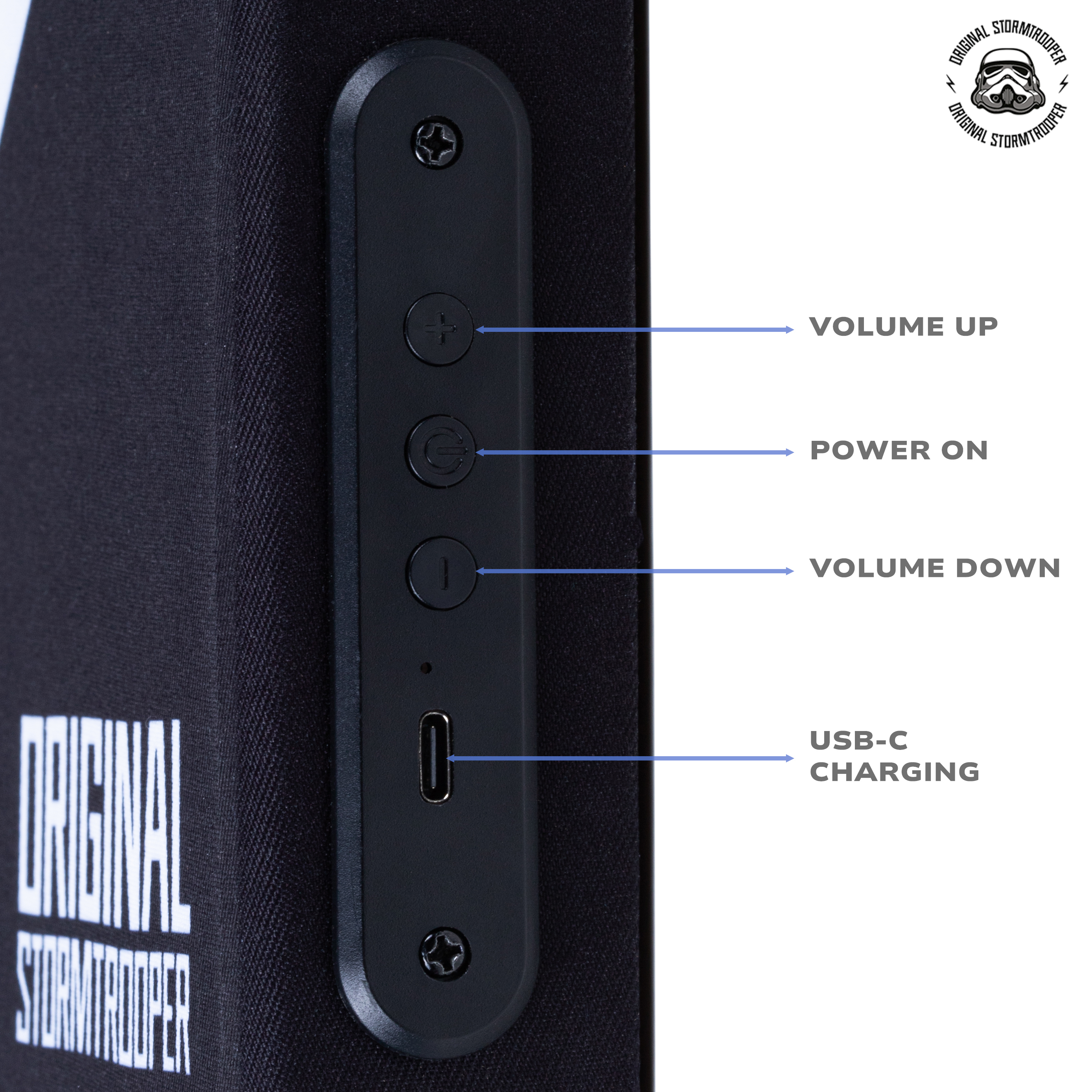 Zwarte luidspreker met volume-, aan/uit- en USB-C-oplaadknoppen. Wit 'Original Stormtrooper' logo.