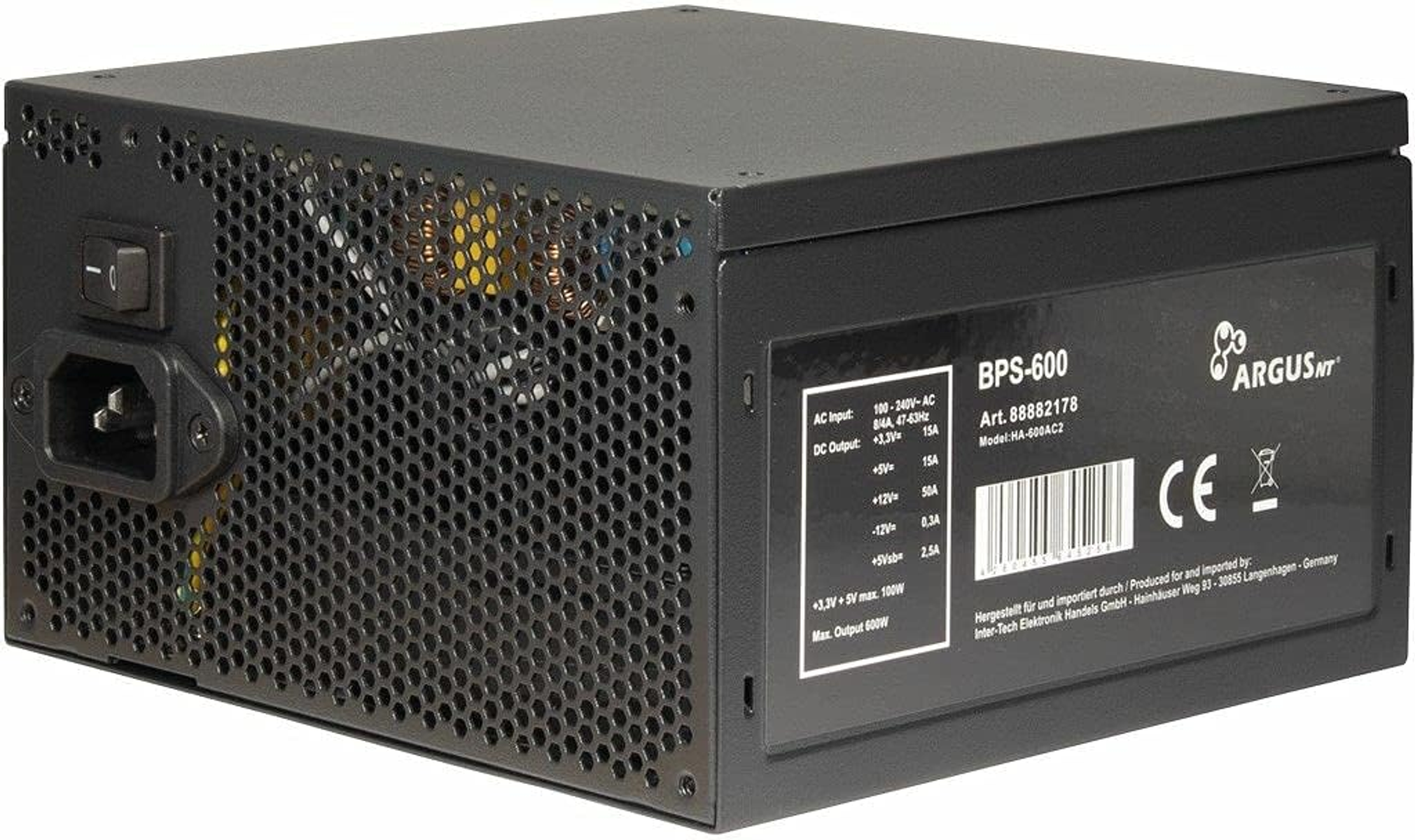 Czarny zasilacz z włącznikiem i otworami wentylacyjnymi. Widoczna etykieta boczna.