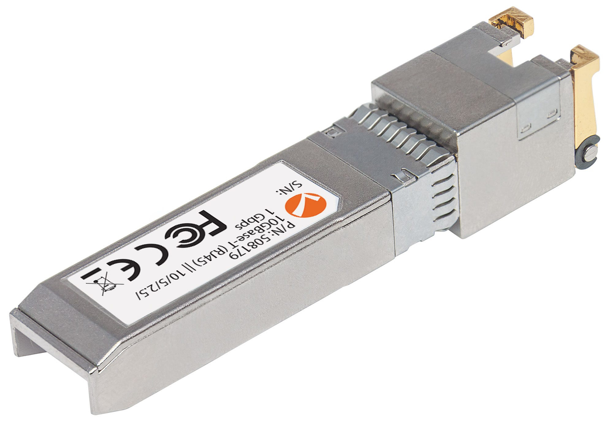 Srebrny moduł transceiwera SFP, ze złączem i złotymi detalami na białym tle.