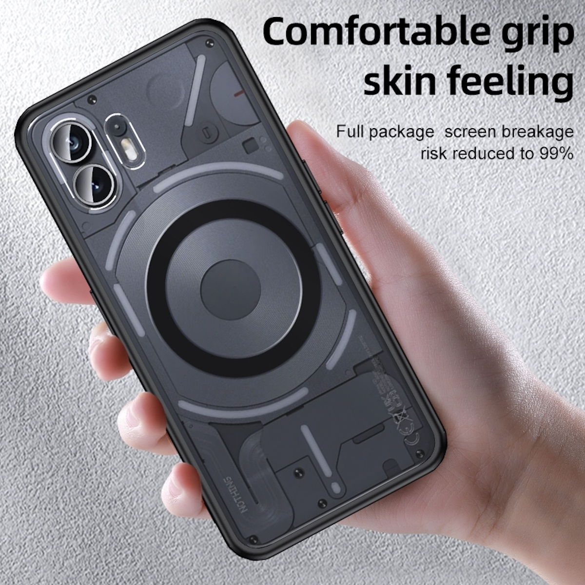 Eine Hand, die ein Telefon mit einer transparenten und schwarzen Hülle hält, zeigt das Design der Rückseite des Telefons.