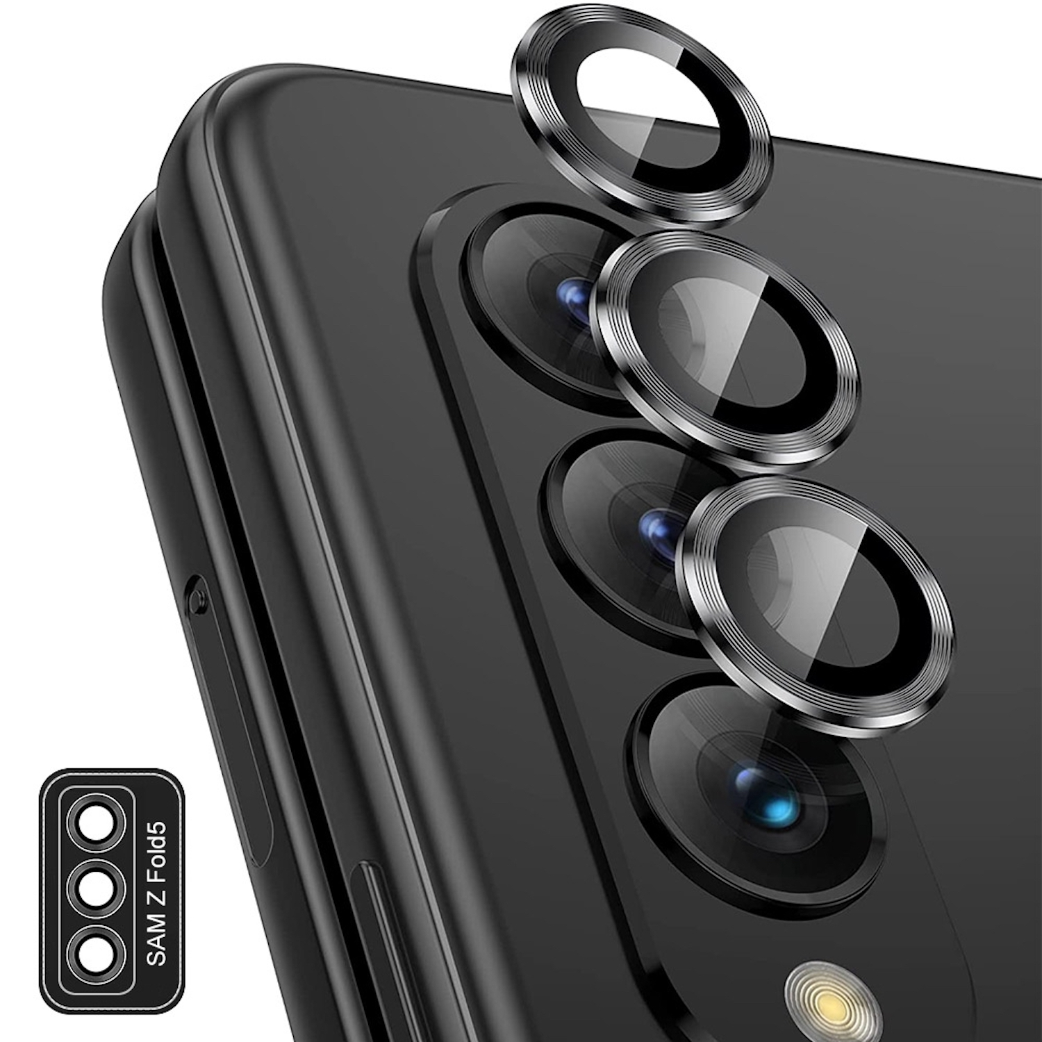 Primo piano di un telefono con più lenti della fotocamera, ognuna con un anello d'argento.