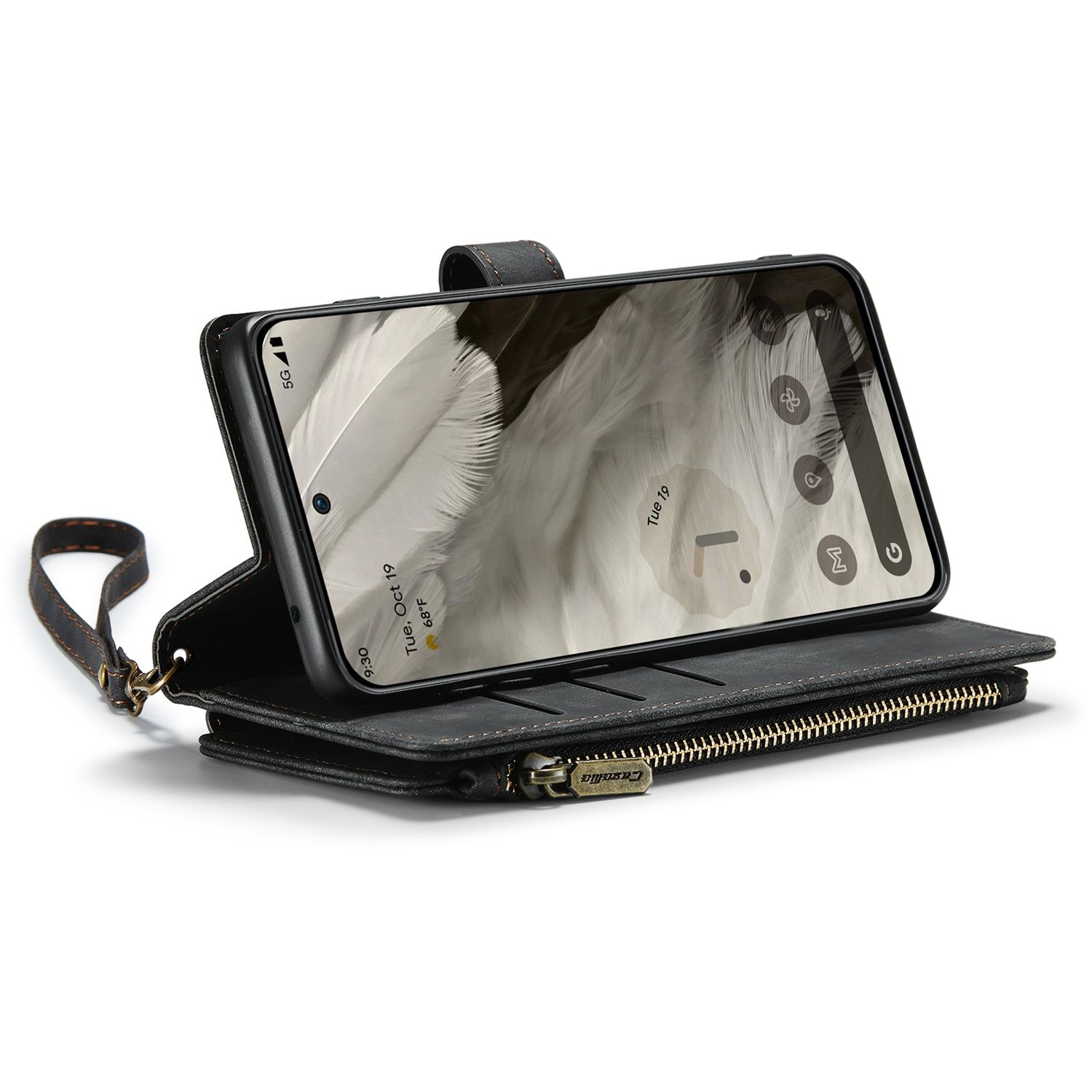 Telefon-Geldbörsenhülle geöffnet, Telefon steht auf, zeigt die Uhrzeit auf dem Bildschirm. Reißverschluss sichtbar.