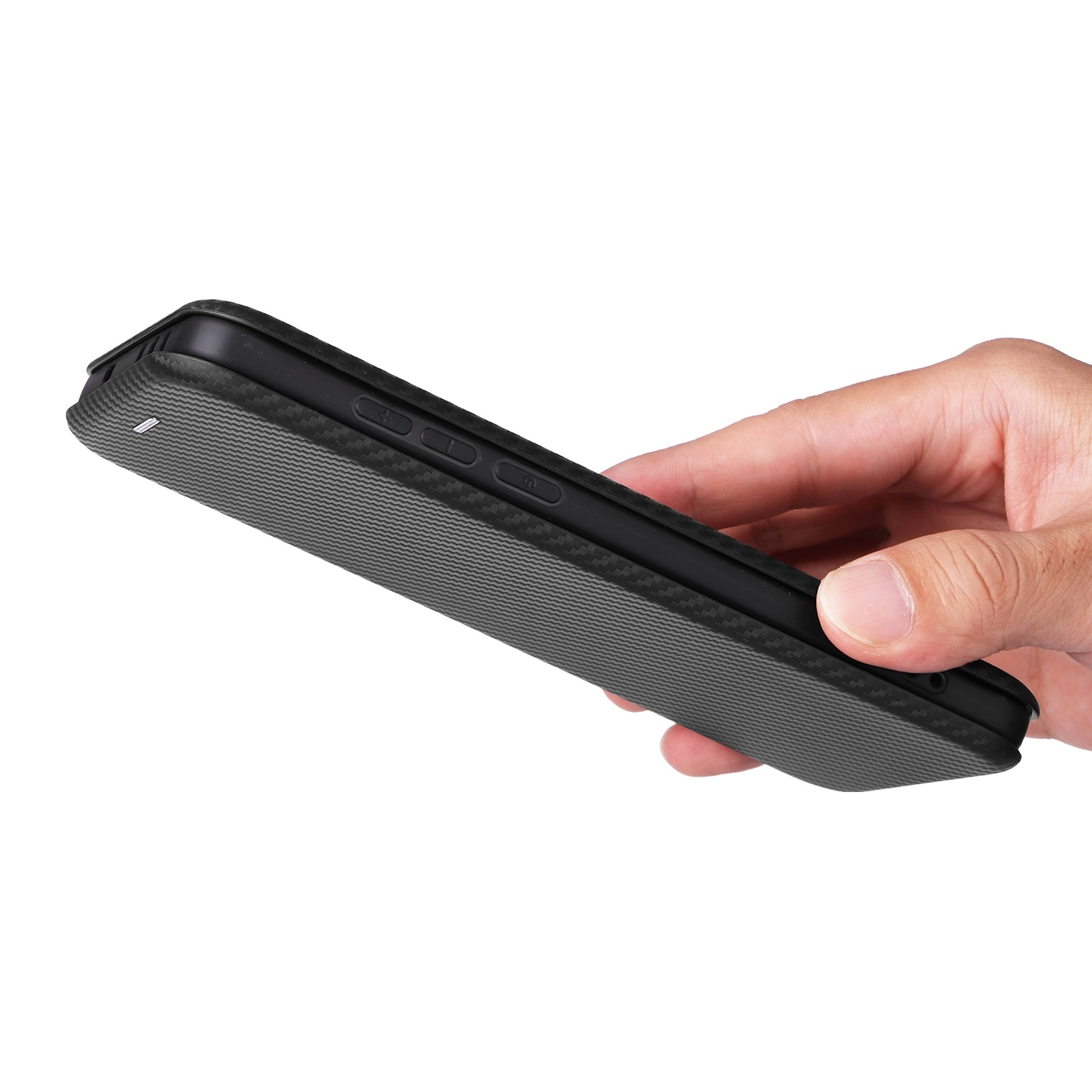 Eine Hand hält ein Telefon mit einer strukturierten grauen Hülle. Knöpfe sind sichtbar.