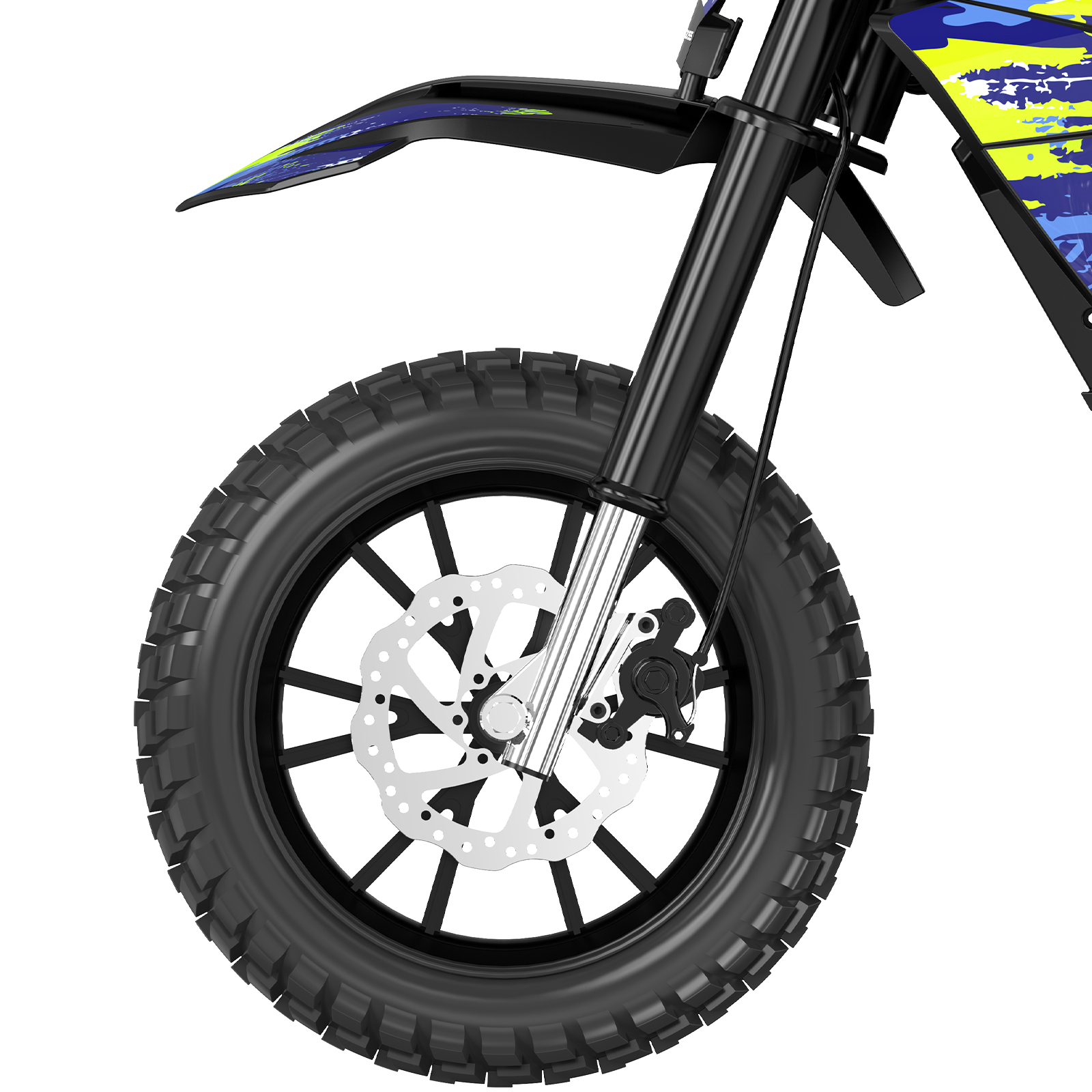 Zbliżenie czarno-niebieskiej opony mini motocykla terenowego i przedniego zawieszenia na białym tle.
