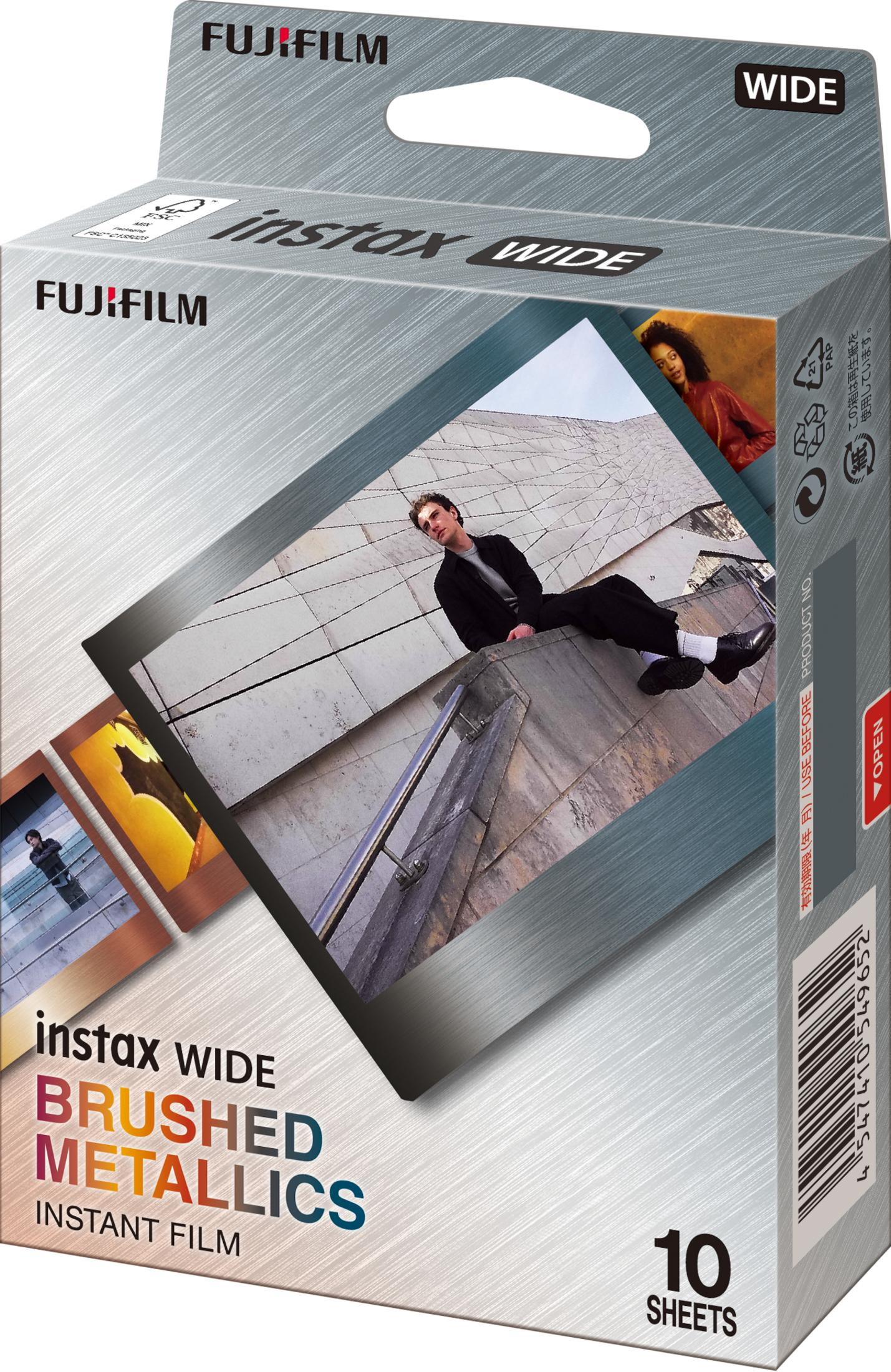 Fujifilm Instax Wide Filmbox, schräge Ansicht, mit Fotos und Text auf metallischem Hintergrund.