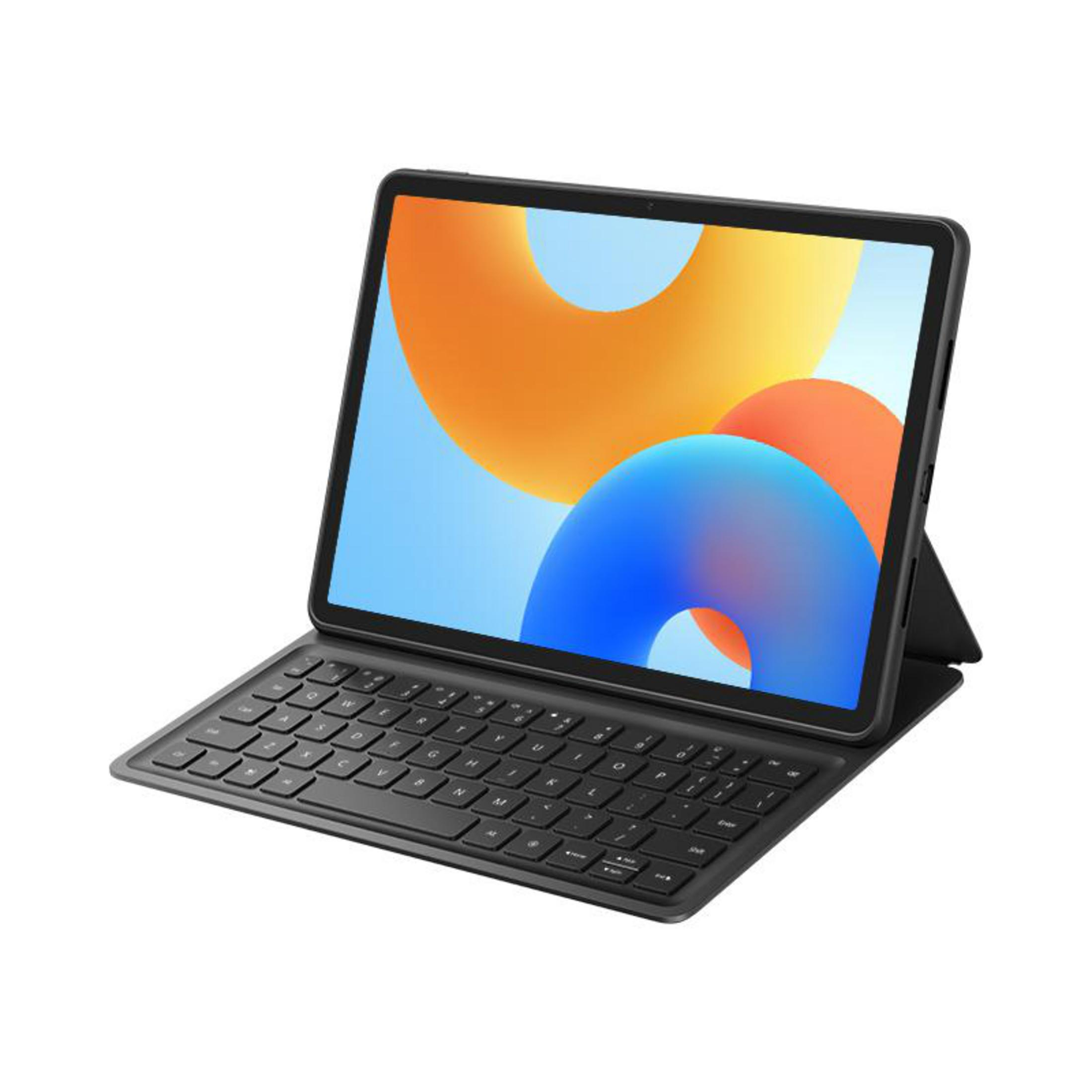 Schwarzes Tablet mit Tastaturhülle. Abstrakte orange, gelbe und blaue Hintergrundfarben. Weißer Hintergrund.