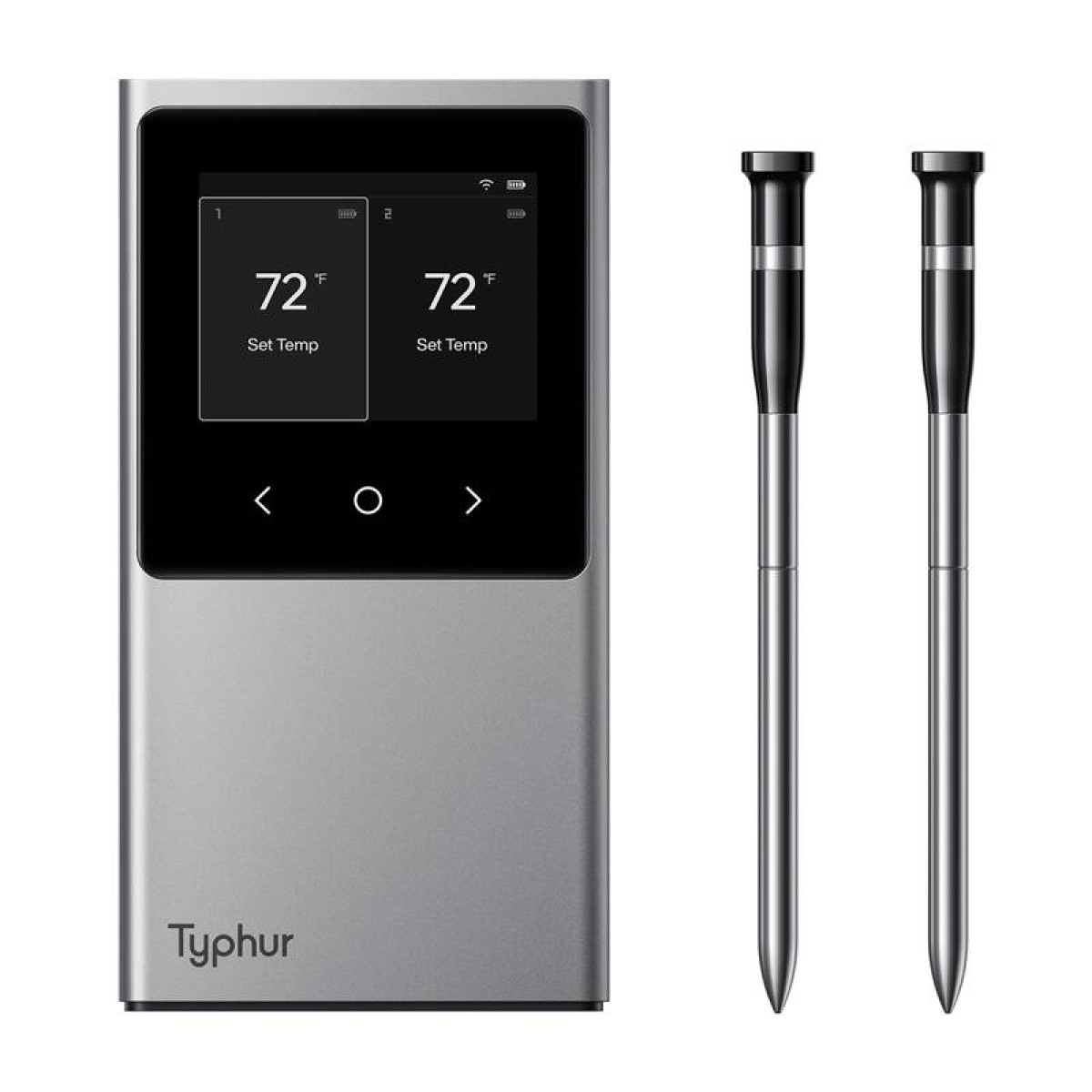 Ein silbernes Thermometer mit zwei Sonden und einem Display, das Temperaturmesswerte anzeigt. Weißer Hintergrund.