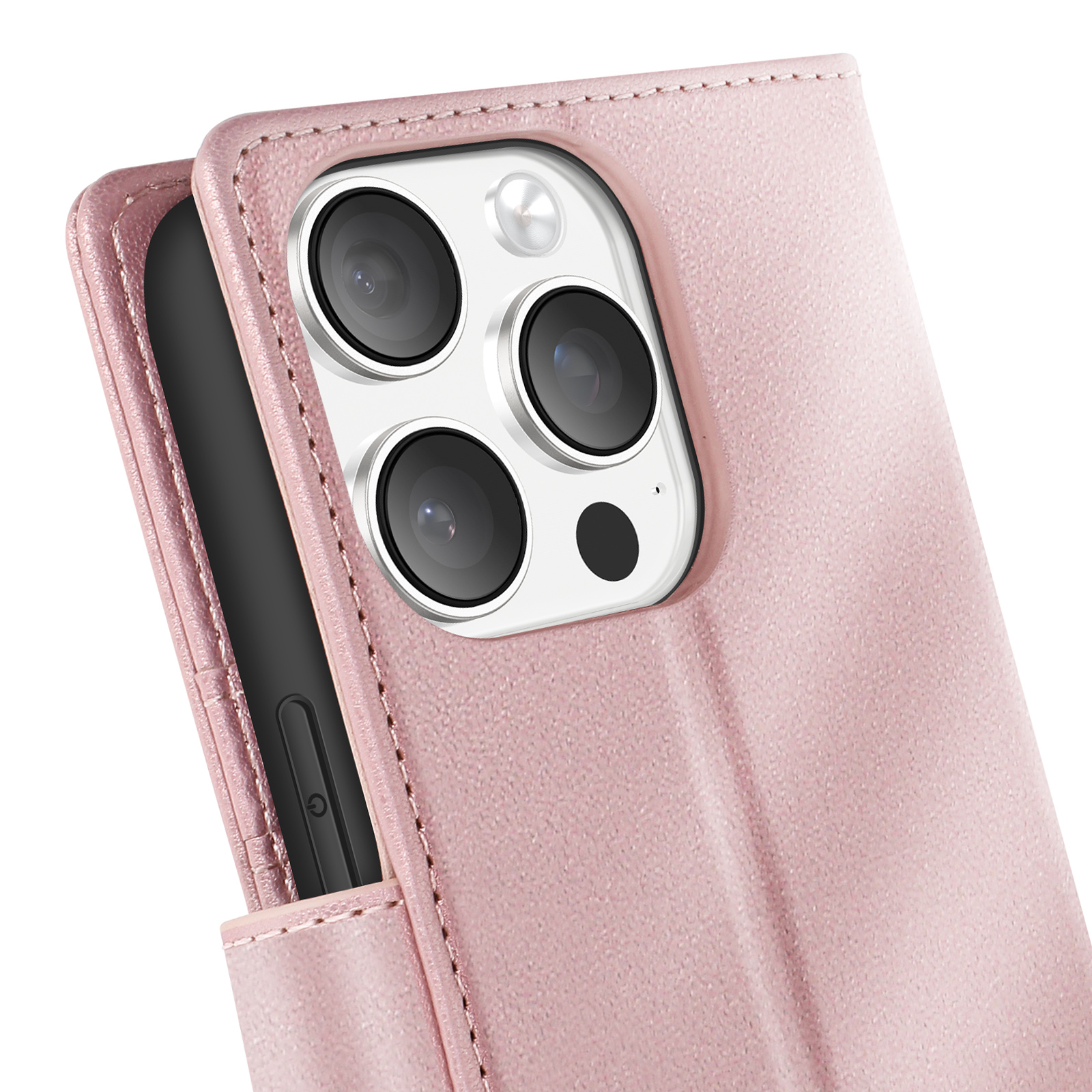 Vista ravvicinata di una custodia per telefono in pelle rosa con tre obiettivi e un flash. Parte del telefono visibile.