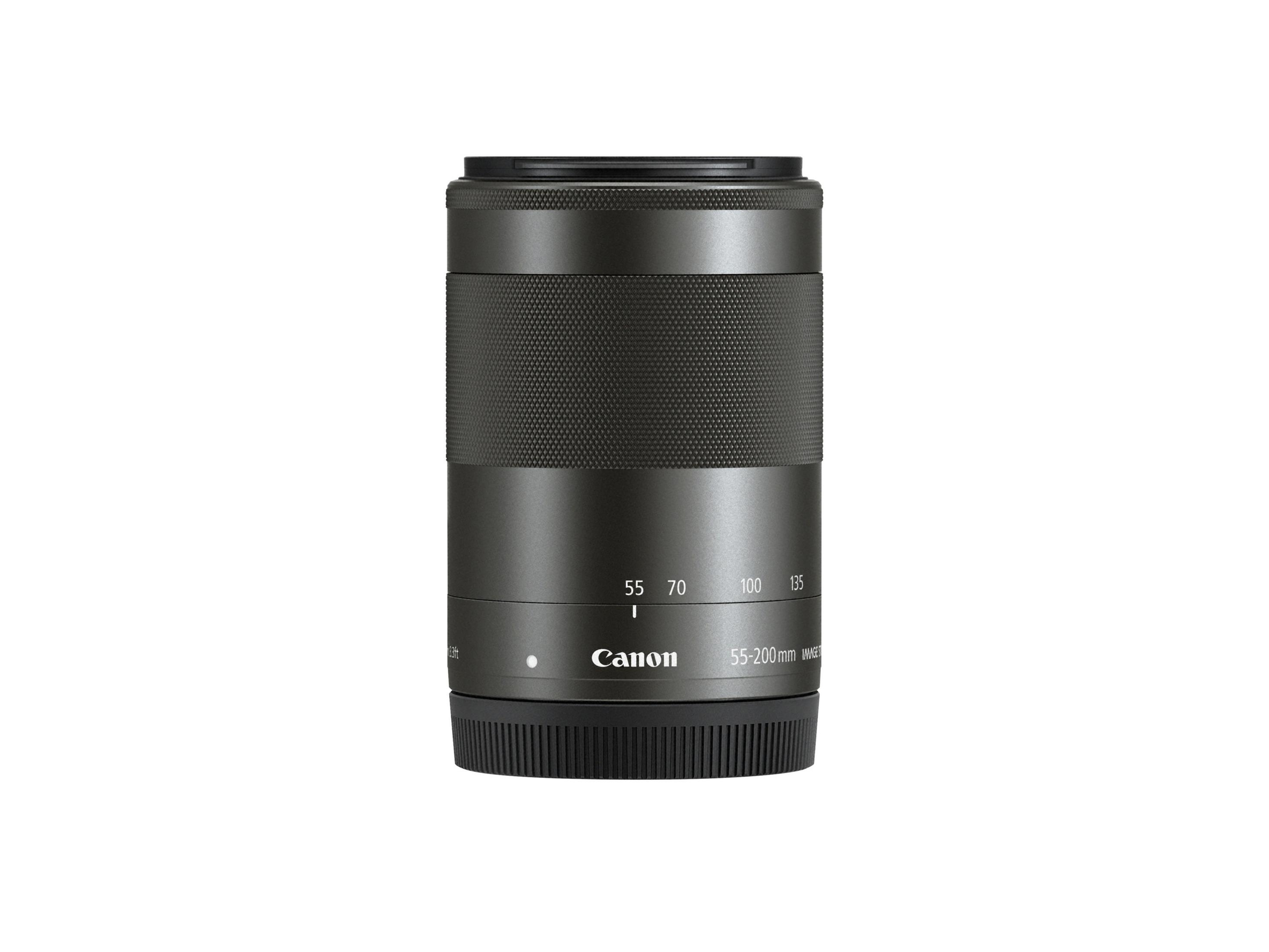 Schwarzes Canon-Objektiv, 55-200mm, mit Fokus- und Zoomringen, auf weißem Hintergrund.