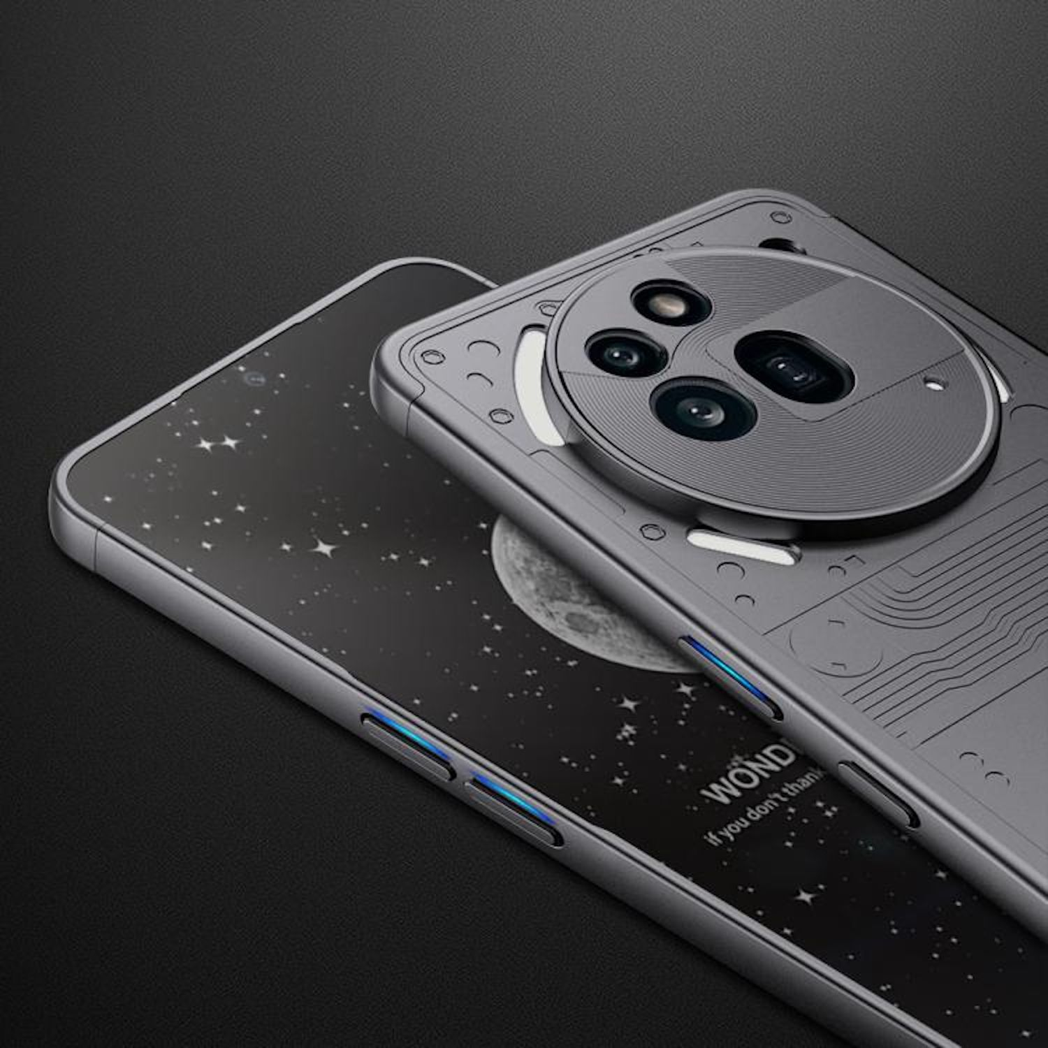Dos smartphones, uno con funda sobre fondo negro. Funda de teléfono con estrellas y luna.