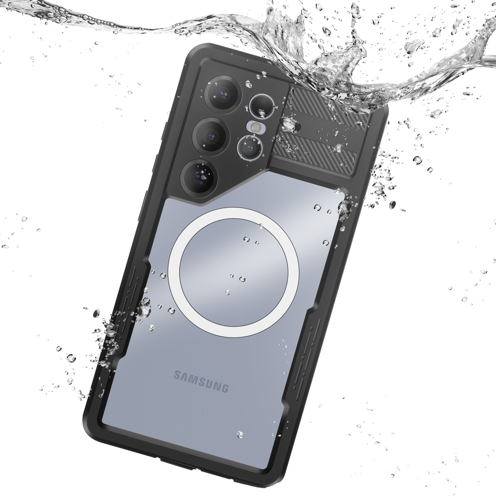 Telefono in custodia nera resistente all'acqua, immerso nell'acqua. Bolle visibili intorno al telefono.