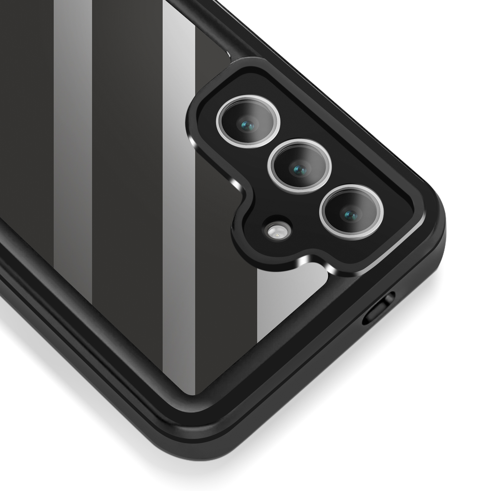 Un primo piano dell'angolo di un telefono con cornice nera e configurazione a tripla fotocamera.