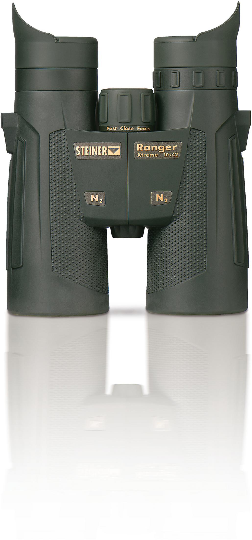 Prismáticos Steiner Ranger Xtreme verde oscuro. Vista frontal, fondo blanco, reflejo.