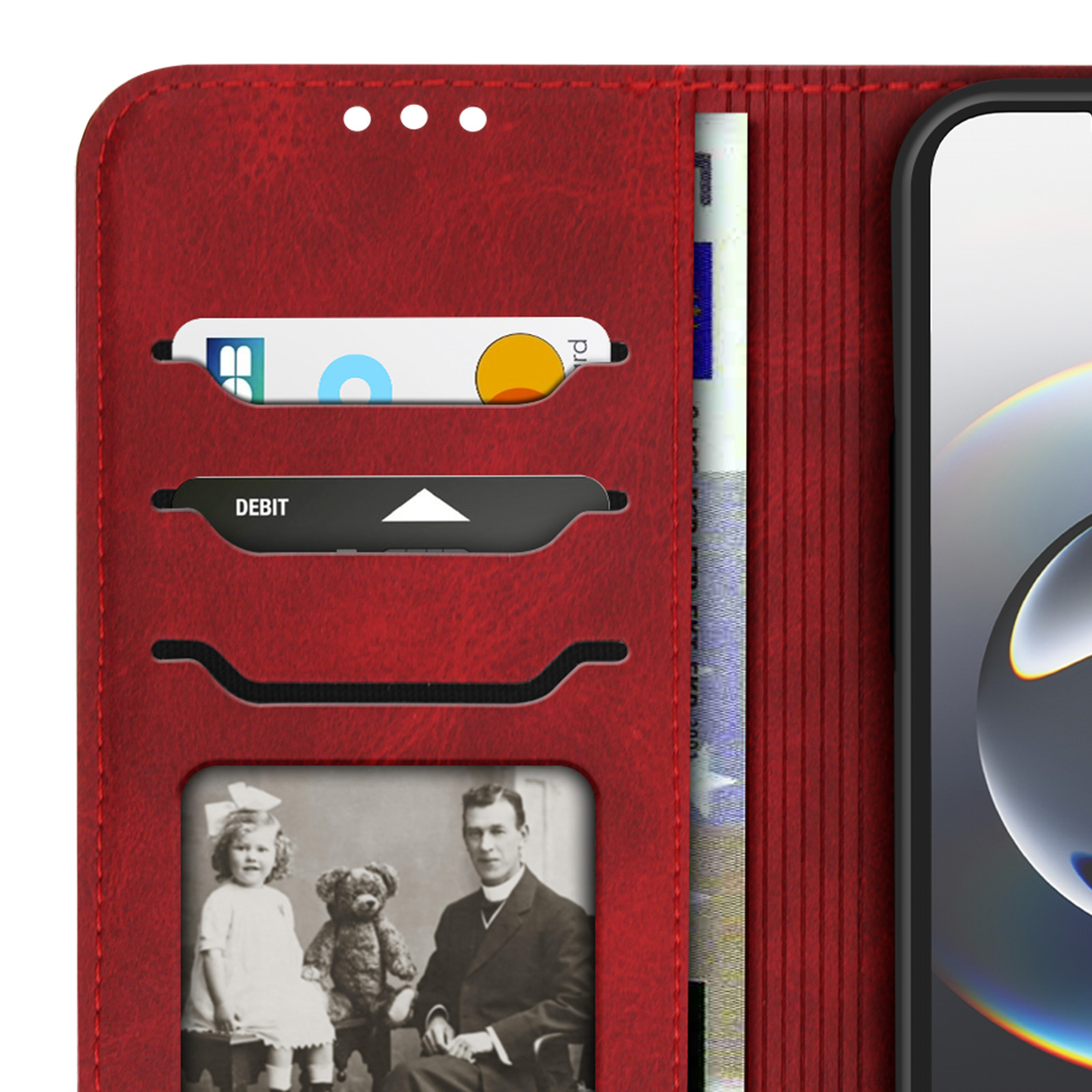 Custodia per telefono rossa, aperta, con carte di credito e una foto all'interno.