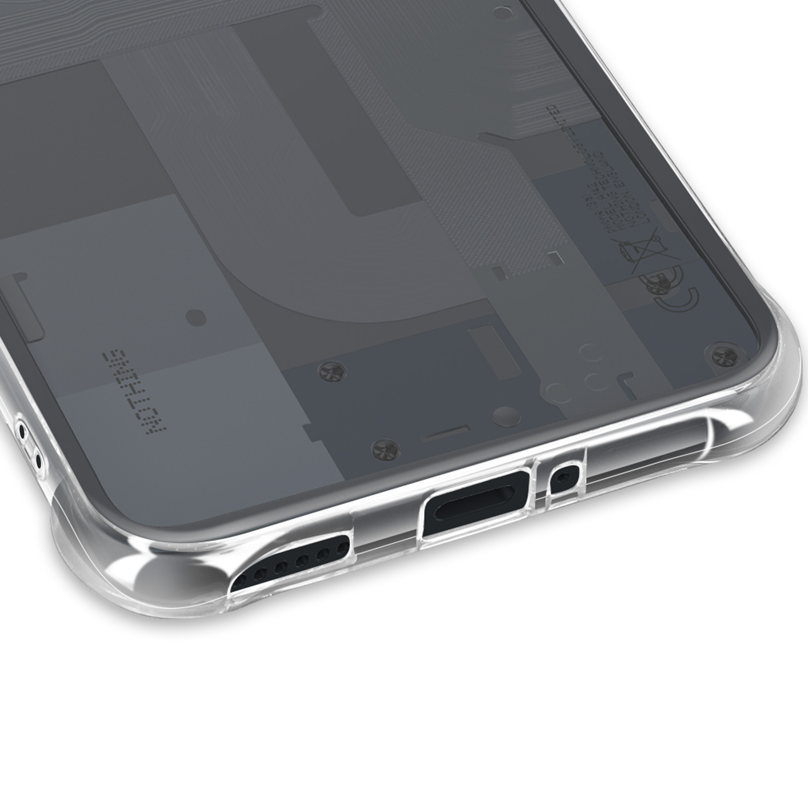 Gros plan du bas d'une coque transparente, montrant le bas et les découpes pour les ports.