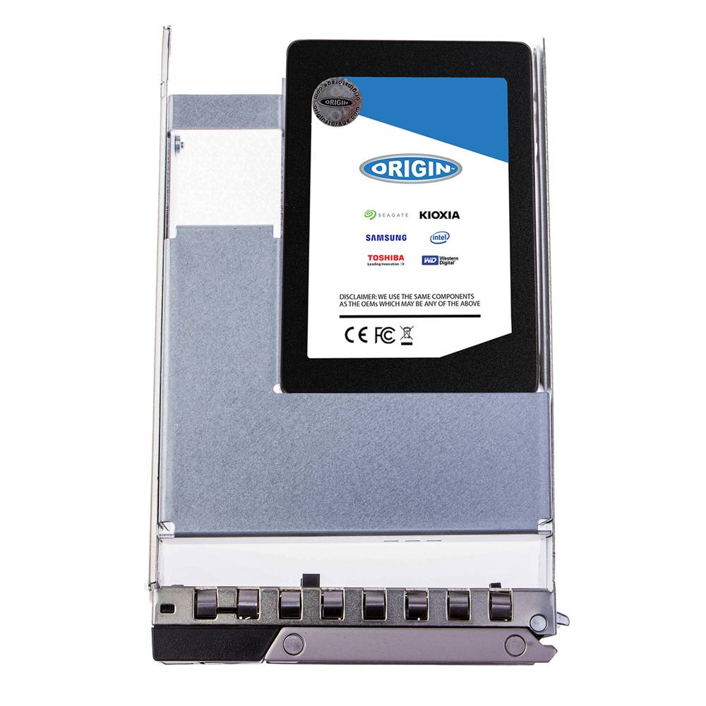 SSD in una custodia di plastica trasparente con etichetta blu e bianca.