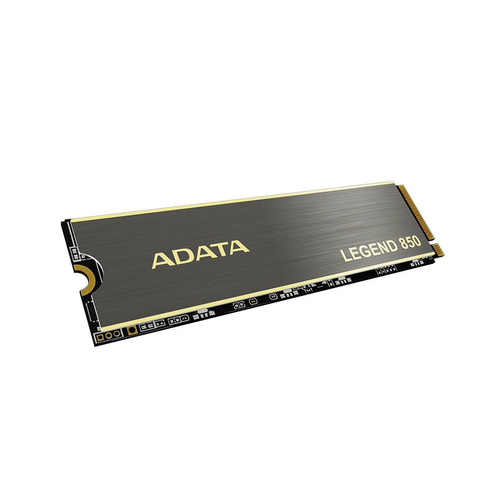 SSD ADATA Legend 850, un componente negro y dorado.