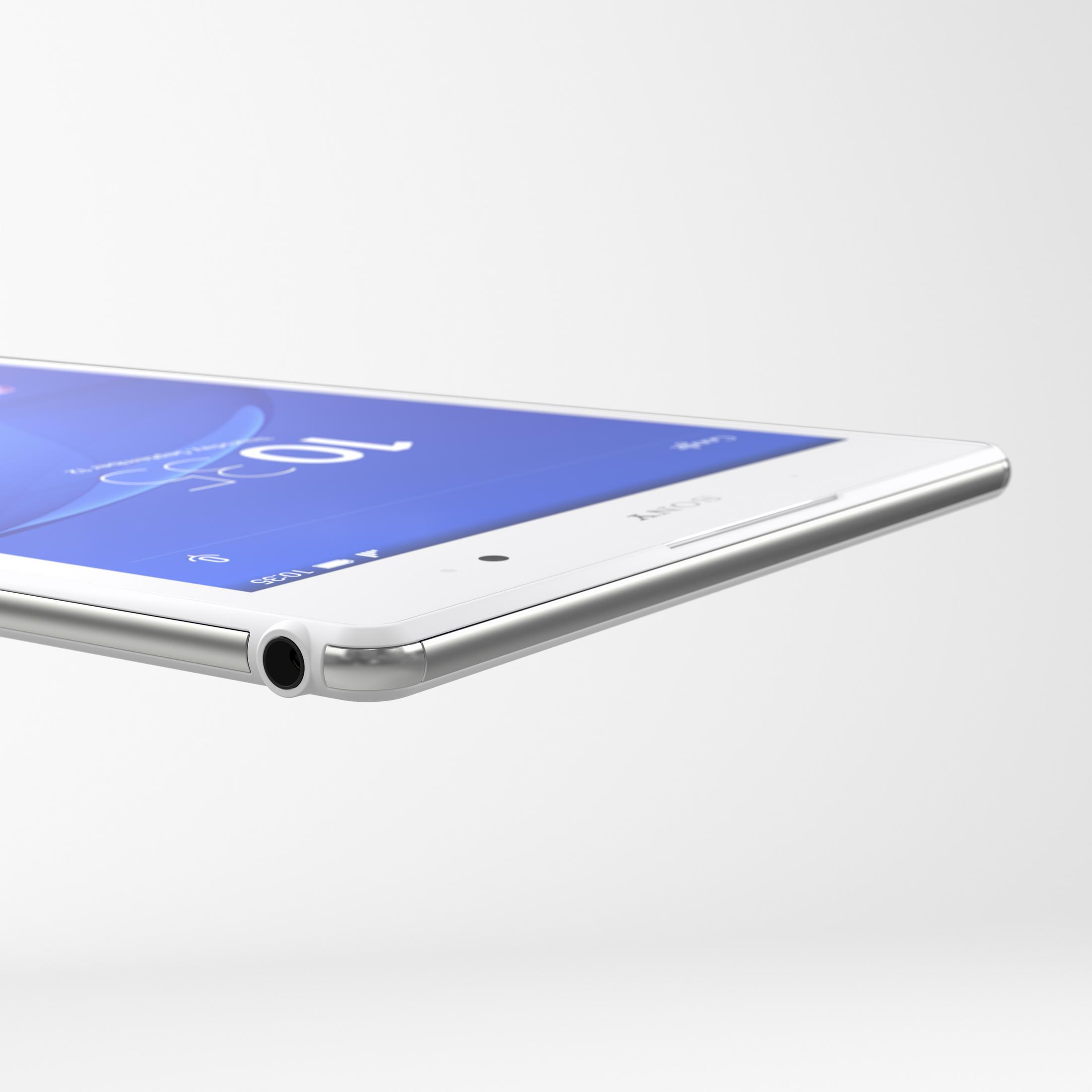 Nahaufnahme eines weißen Tablets, das die Seite mit dem Kopfhöreranschluss und dem Sony-Logo zeigt.