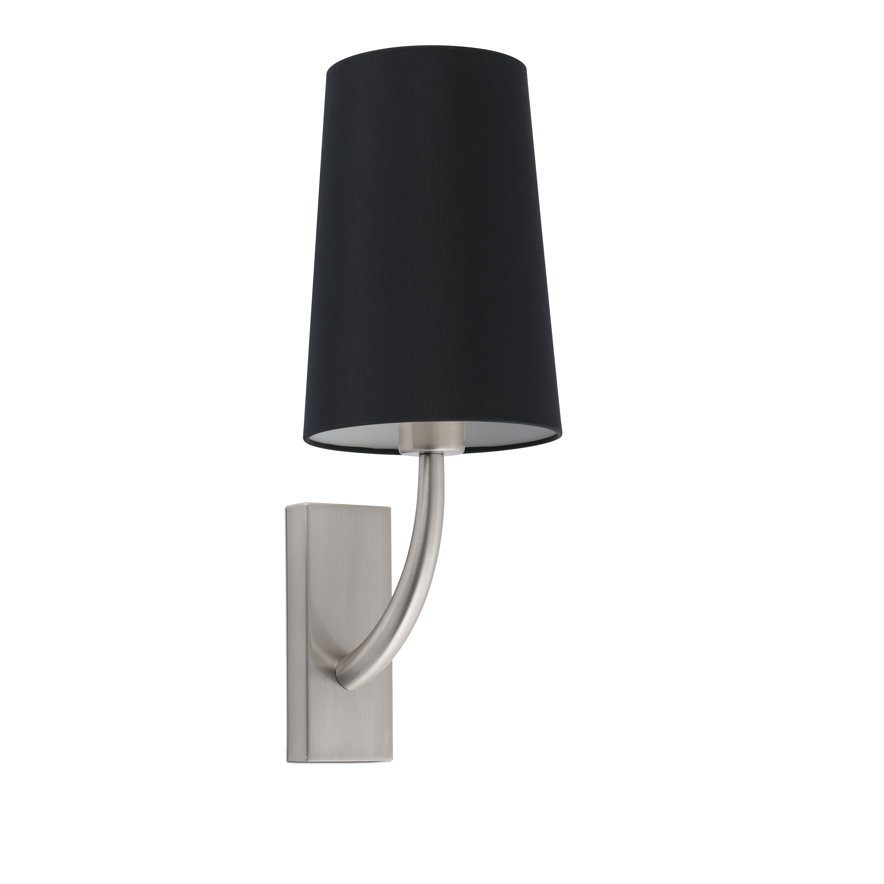 Una lampada da parete con paralume nero e staffa argentata.