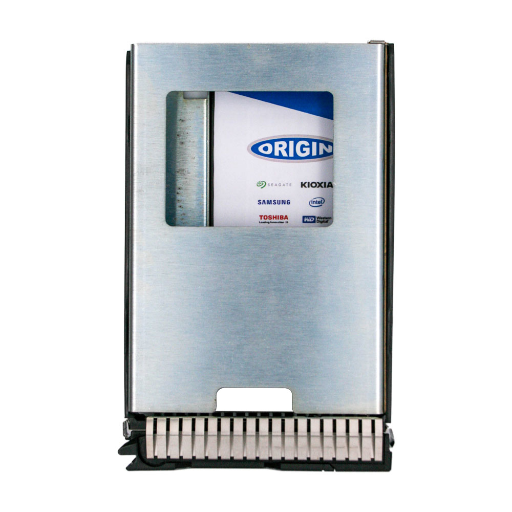 Un involucro metallico con un disco rigido all'interno ed etichette.