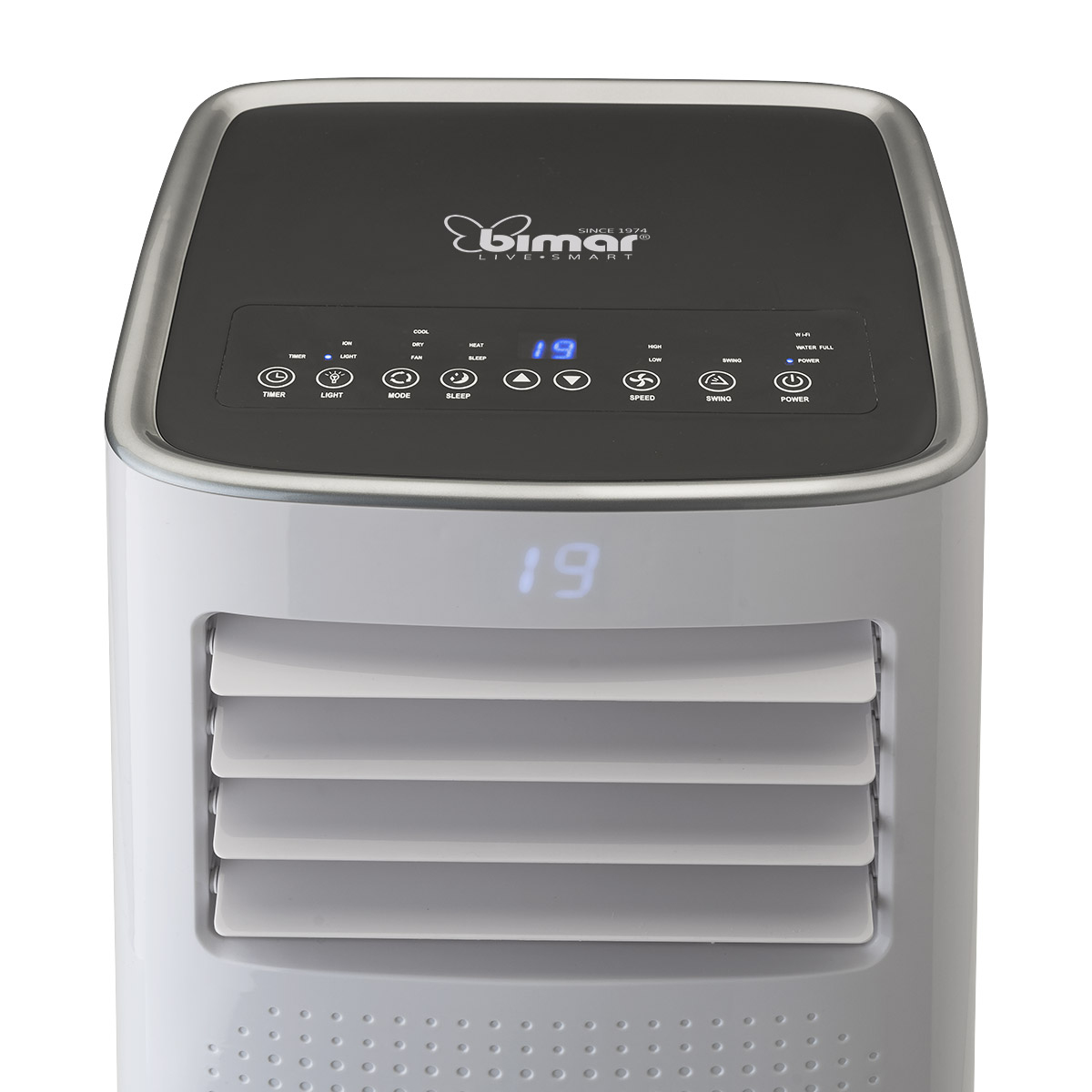 Zbliżenie panelu sterowania białego klimatyzatora. Wyświetlacz pokazuje 19. Przyciski funkcji.