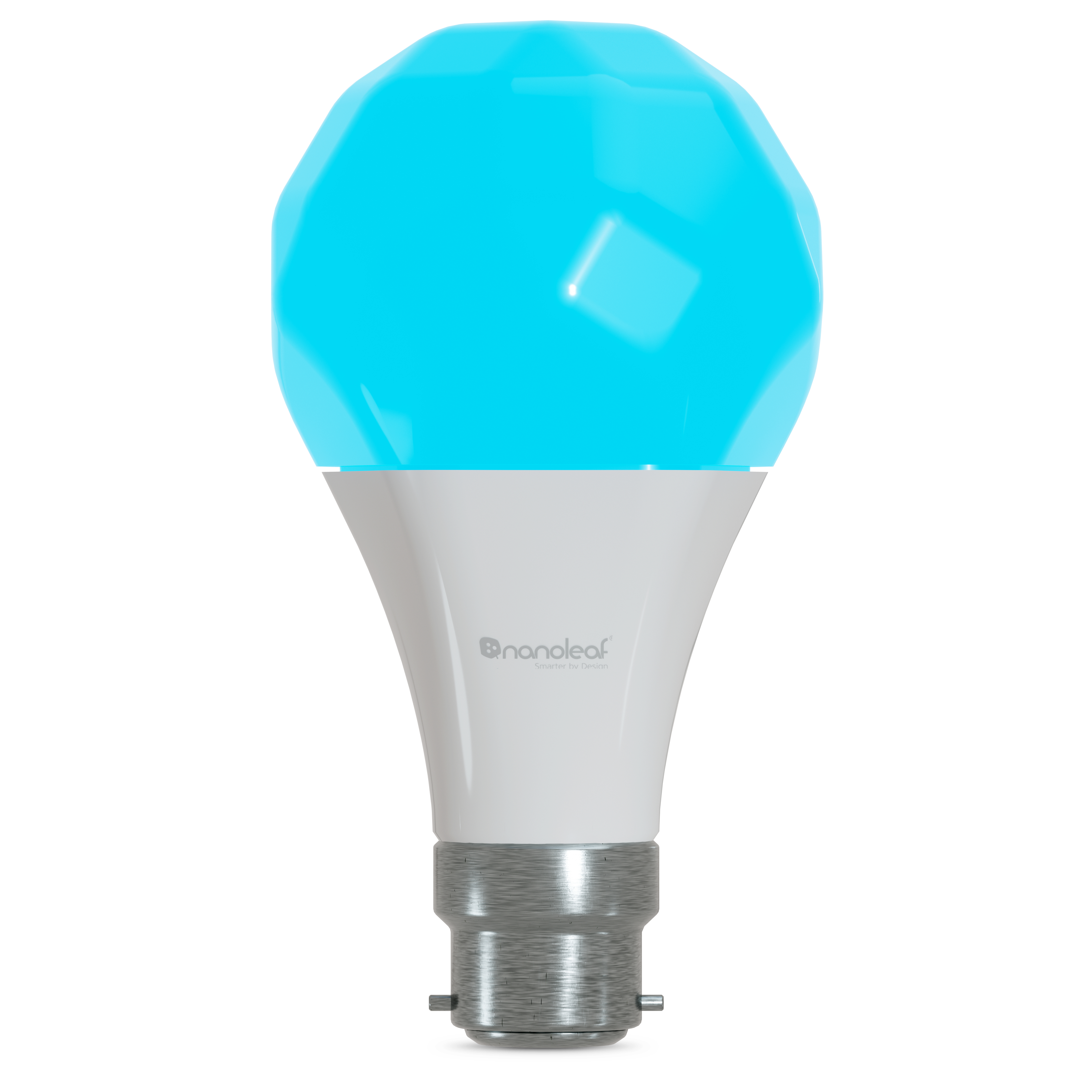 Una lampadina intelligente con una luce blu. Ha una base bianca e una parte superiore sfaccettata. La lampadina è su una superficie bianca.