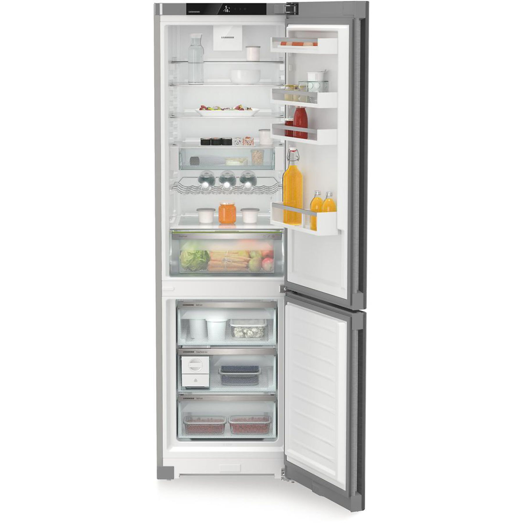 Refrigerador plateado, puertas abiertas, revelando estantes, comida y recipientes.
