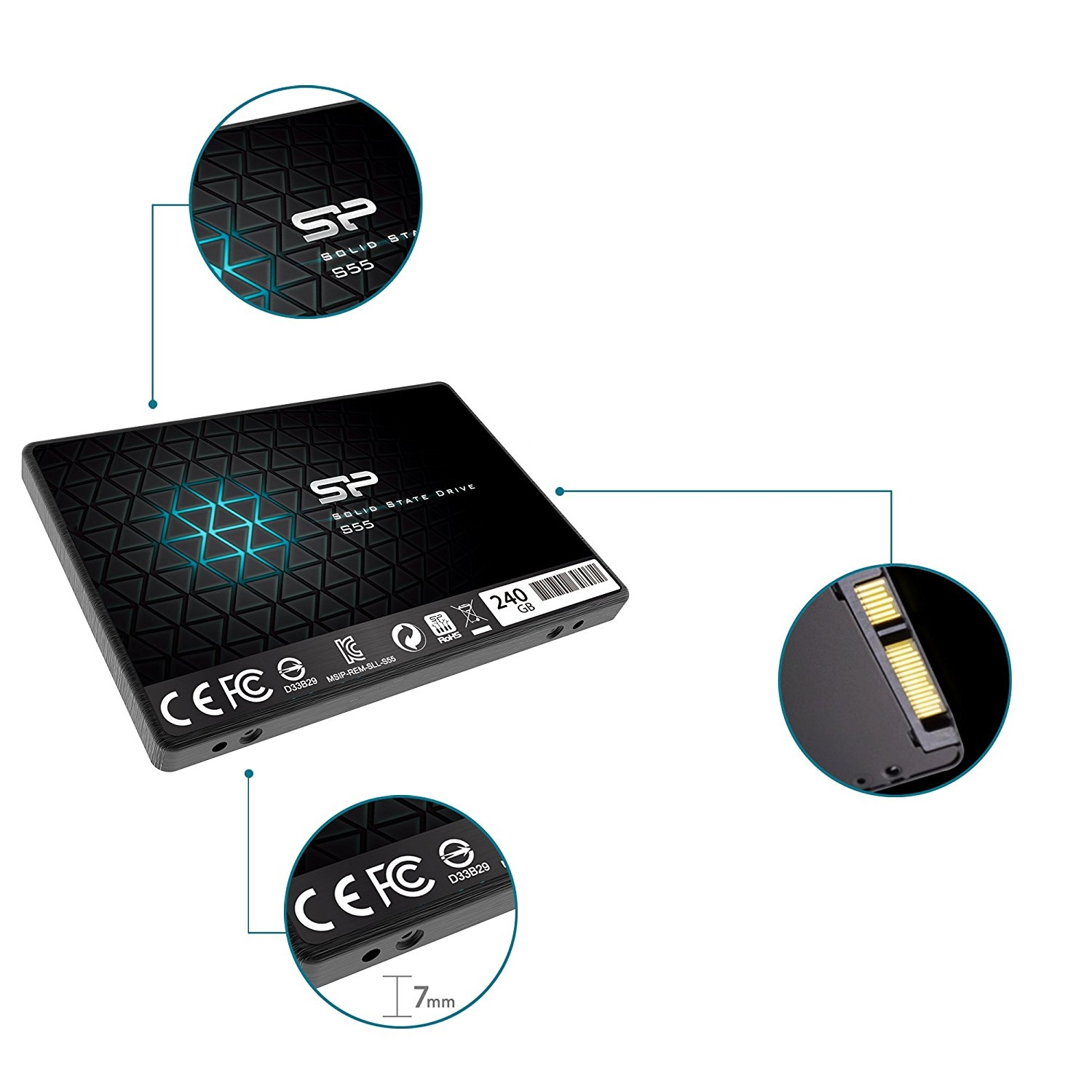 Primo piano di un SSD nero. Dettagli includono marchio, modello e informazioni sulla capacità.