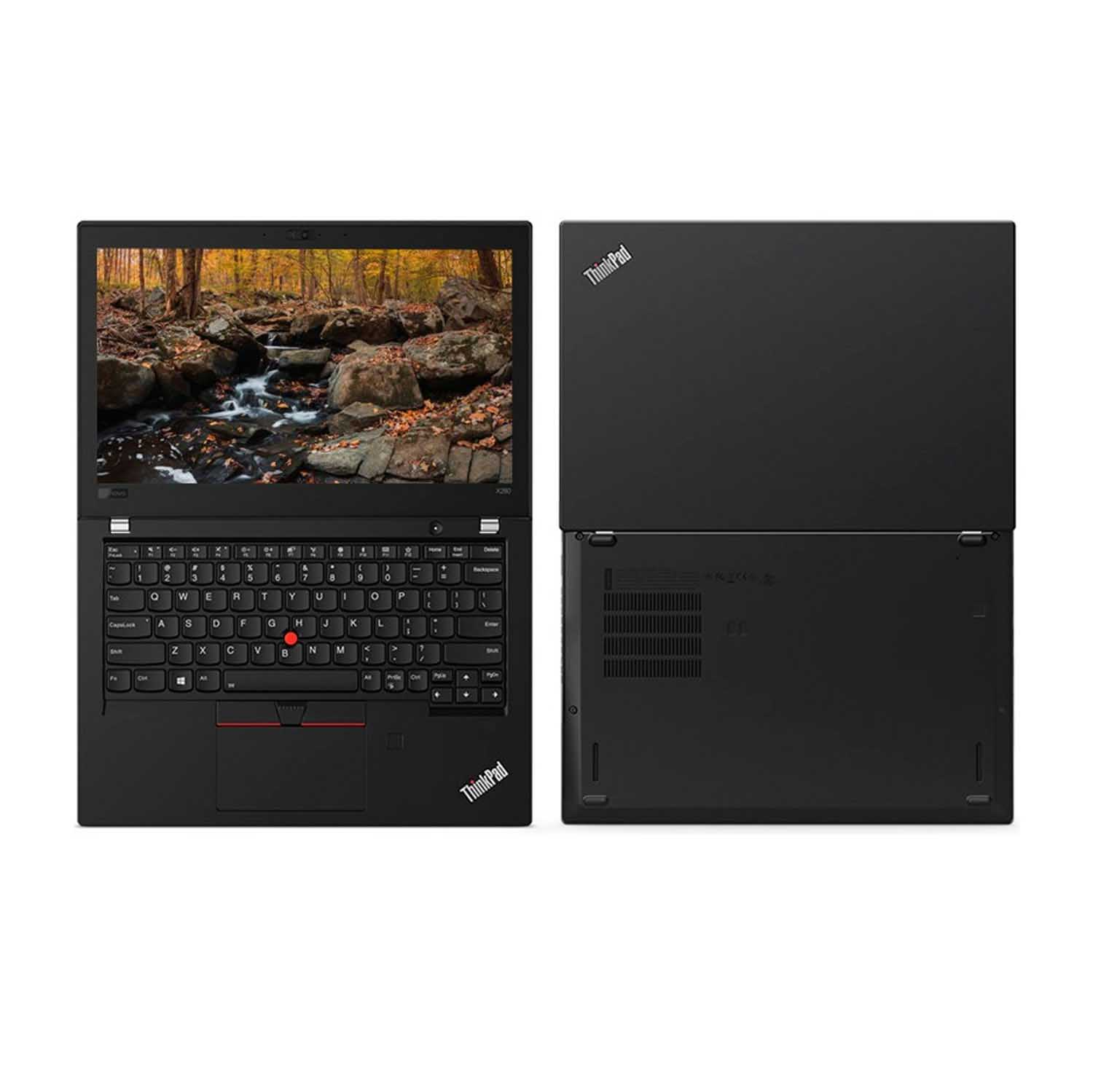 Ordenador portátil abierto, con teclado y pantalla mostrando un stream, junto al portátil cerrado.