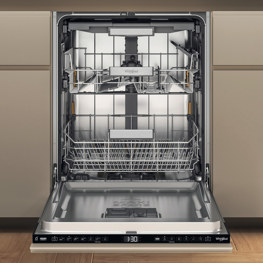Open dishwasher interior. Silver racks. Maxispace logo, and control panel at the bottom.