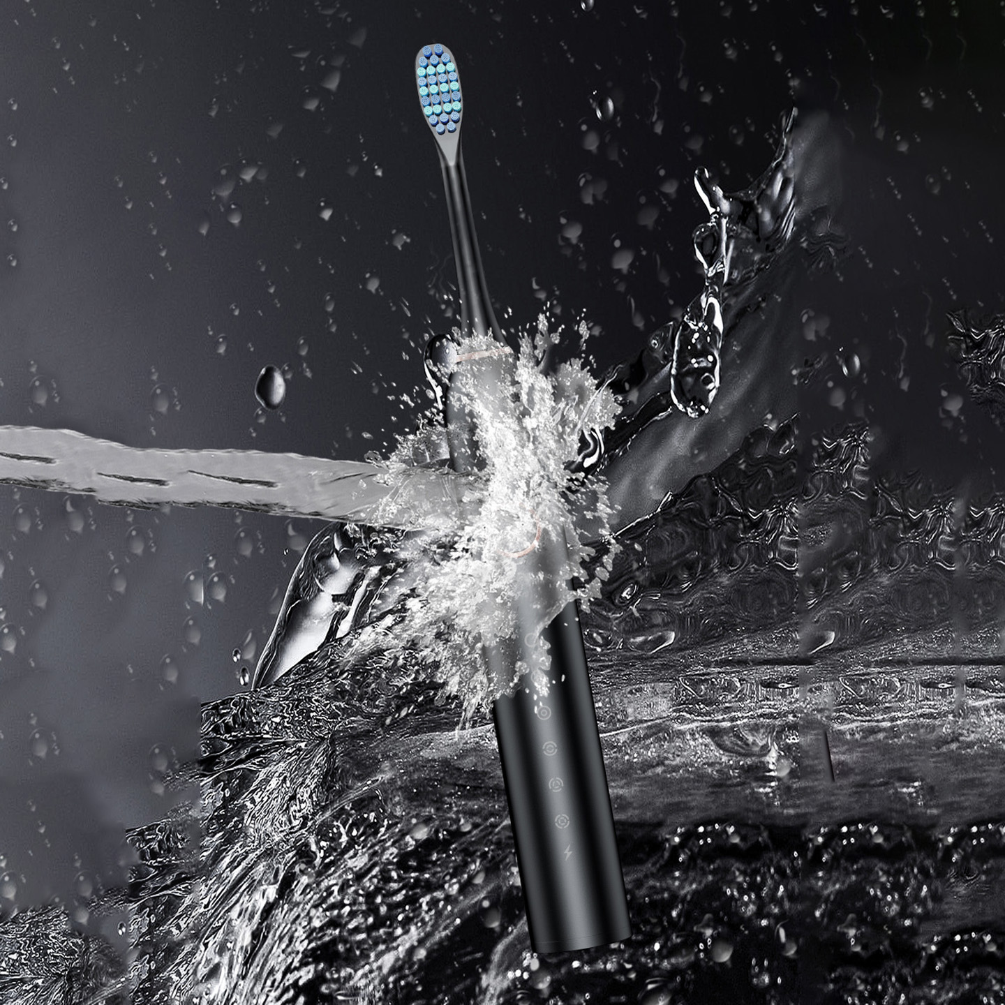 Czarna elektryczna szczoteczka do zębów czyszczona wodą. Woda rozpryskuje się wokół szczoteczki.