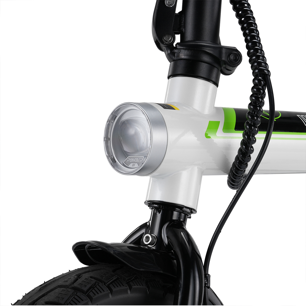 Zbliżenie reflektora białego i czarnego roweru elektrycznego, białe tło.