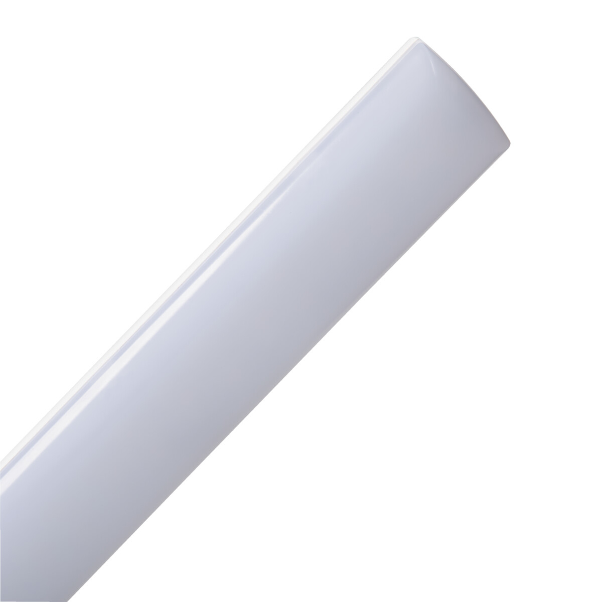 Un primer plano de una pieza de plástico blanca y curvada. La superficie es lisa y brillante.