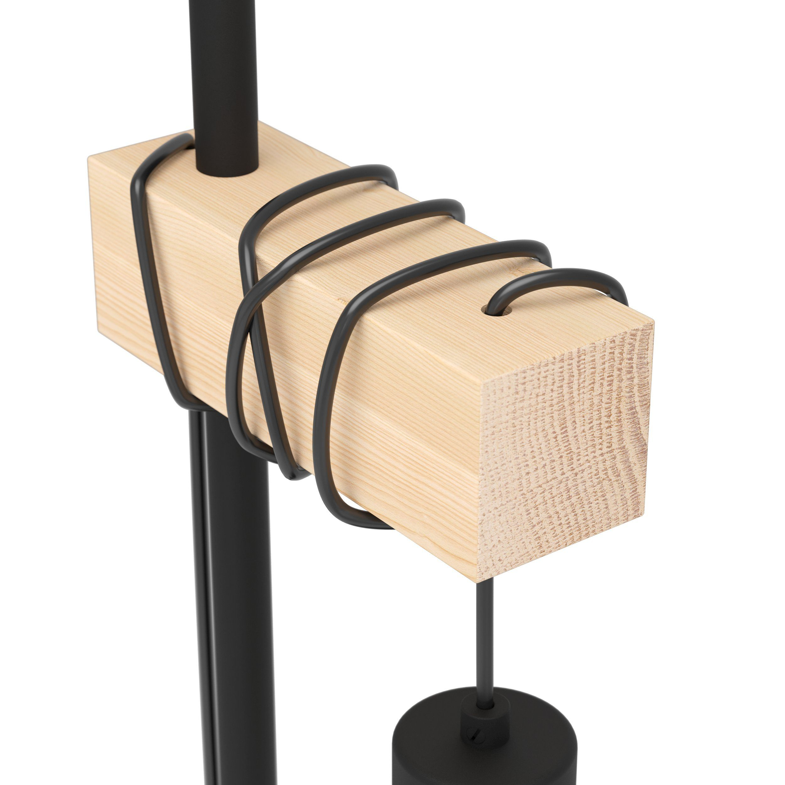 Un apparecchio di illuminazione con trave in legno e filo metallico nero, asta nera e portalampada nero.