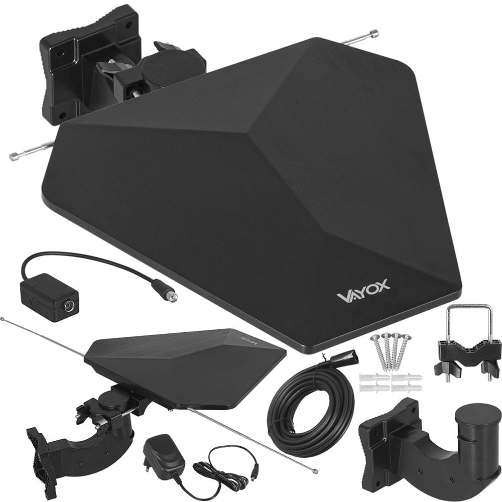 Czarna antena telewizyjna i jej komponenty. Zawiera zasilacz, osprzęt montażowy i kabel.