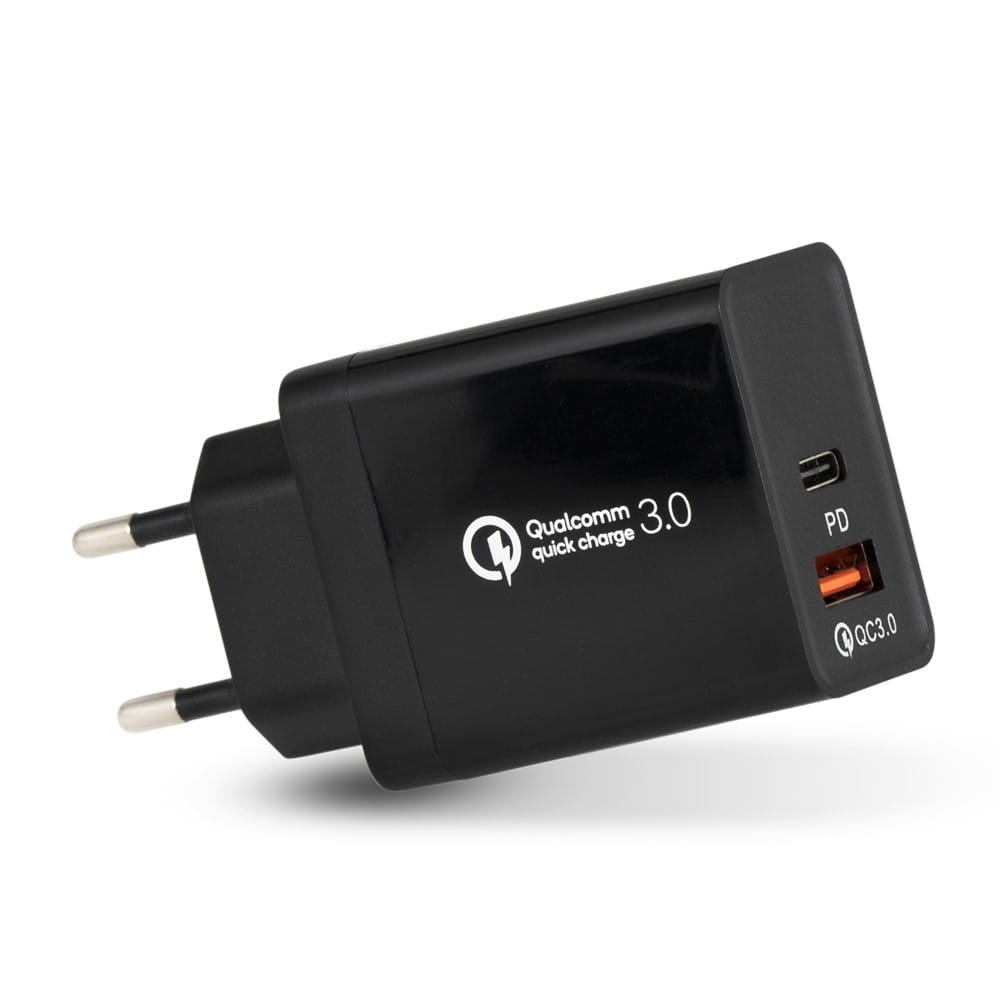 Czarna ładowarka z szybkim ładowaniem Qualcomm. Ma port USB-C i standardową wtyczkę.