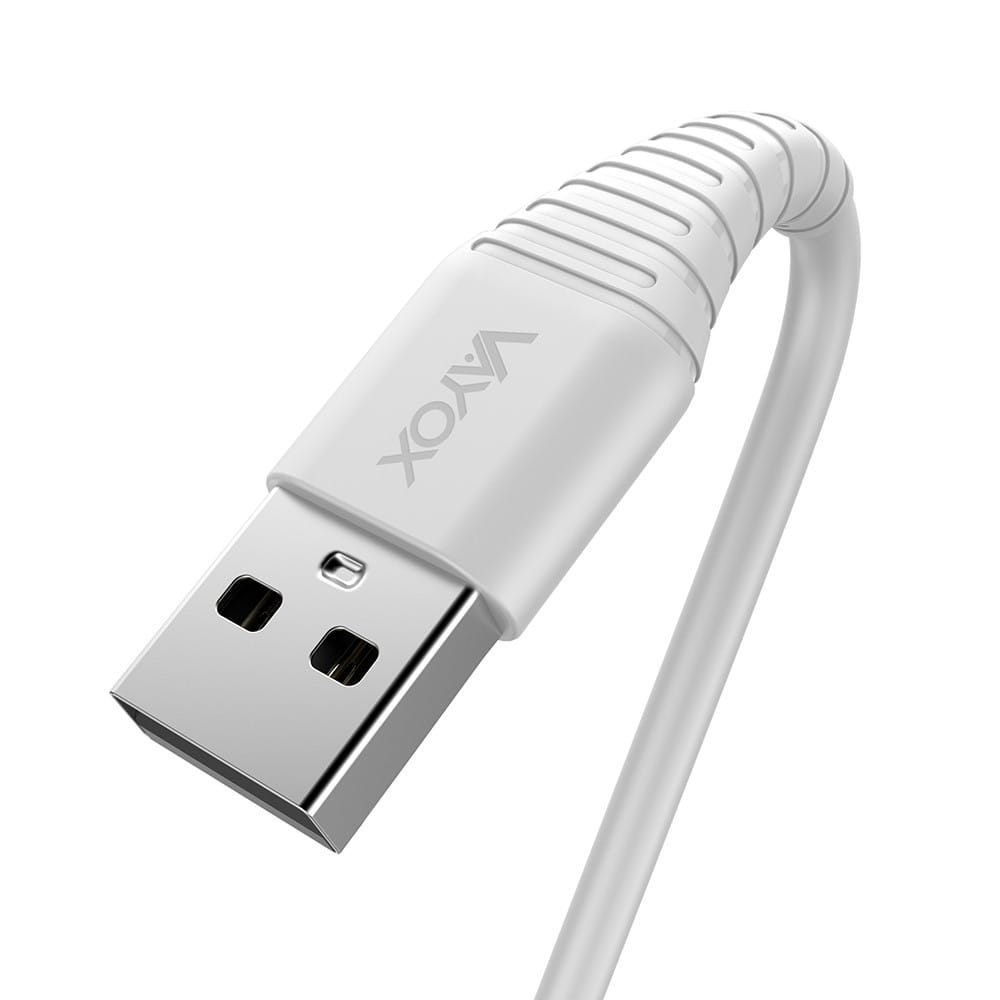 Biały kabel do ładowania USB ze srebrnym złączem USB i marką VAYOX.