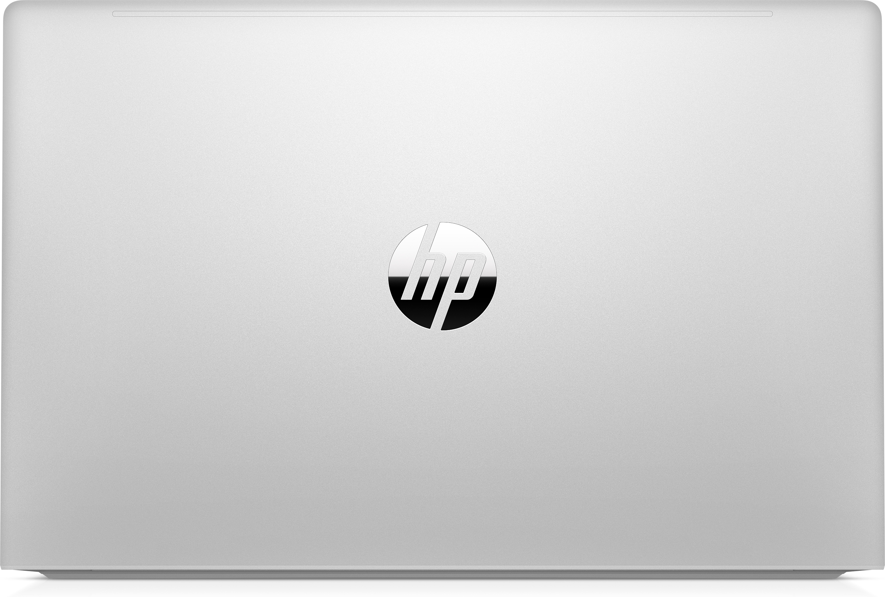 Silberner Laptop, geschlossen, mit HP-Logo auf dem Deckel, auf weißem Hintergrund. Draufsicht.