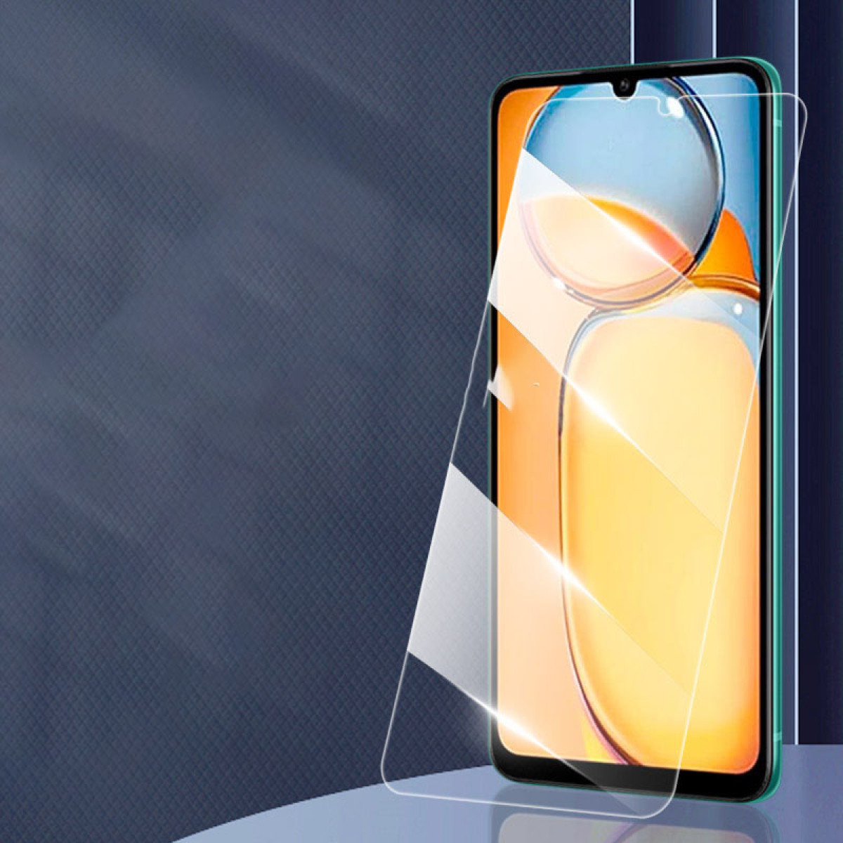 Uno smartphone con una protezione per lo schermo applicata, con uno sfondo blu e arancione.